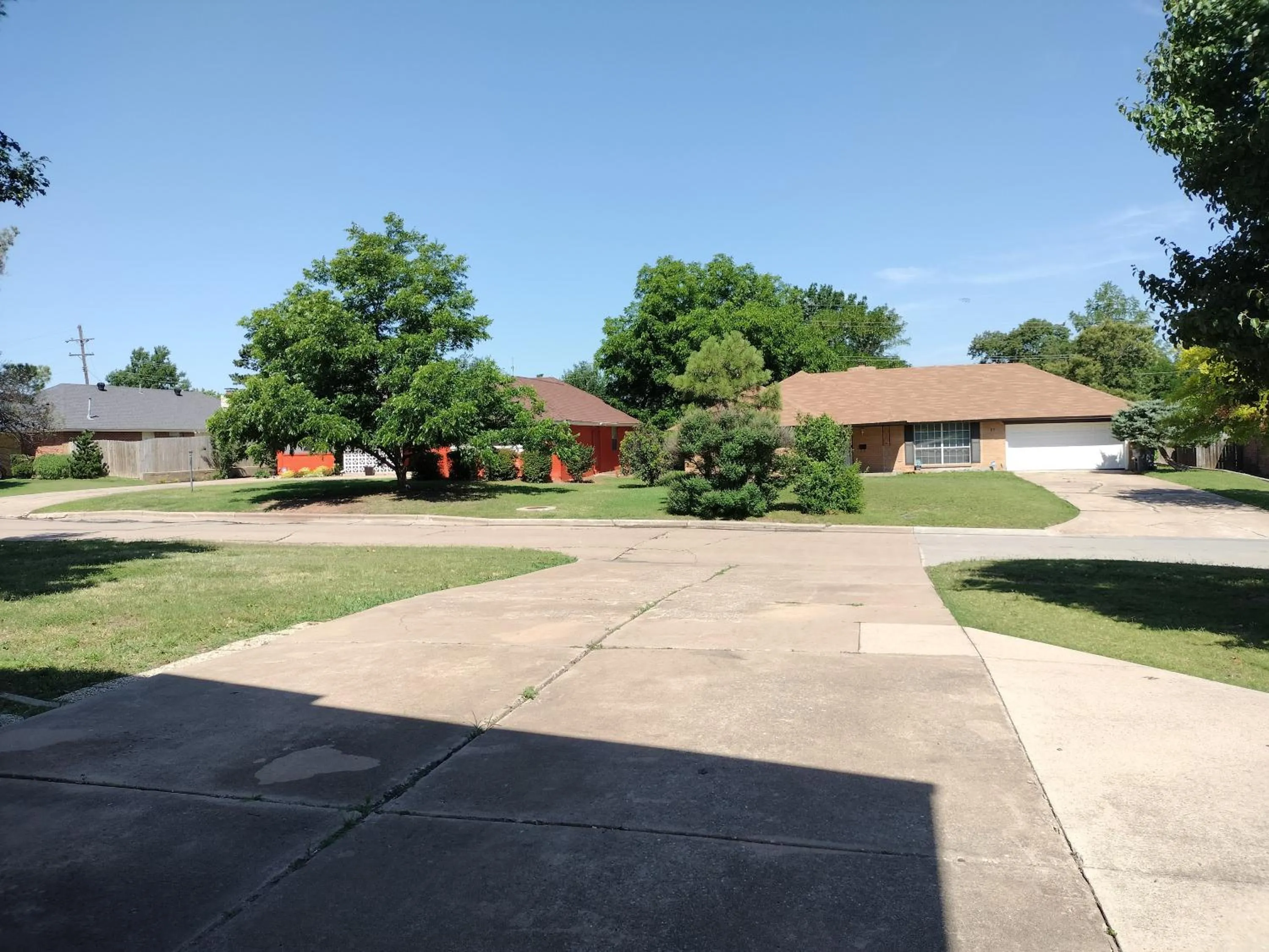 Golden Sunflower's Apt E