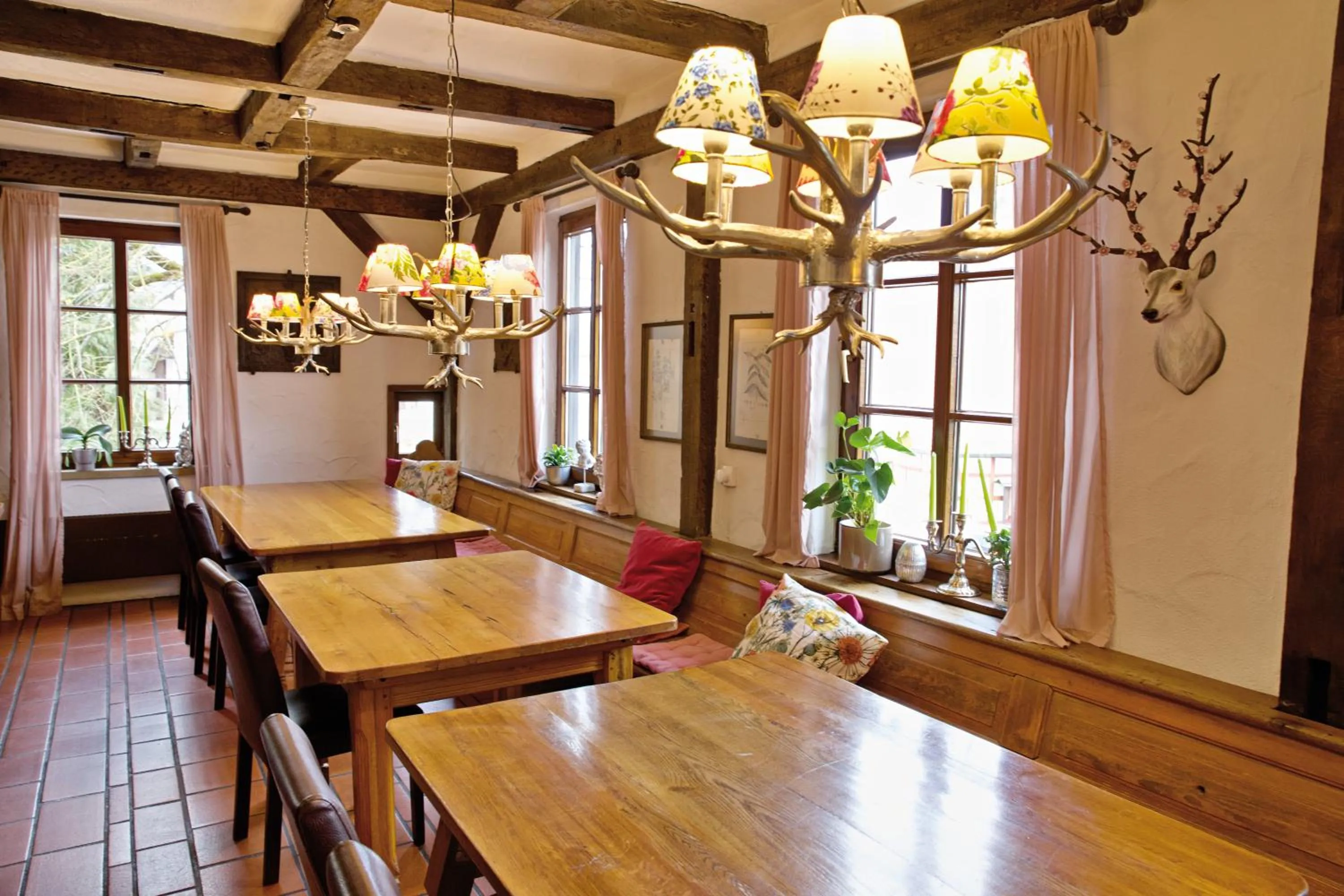 Restaurant/places to eat in Zinsers Appartements im Flämmle