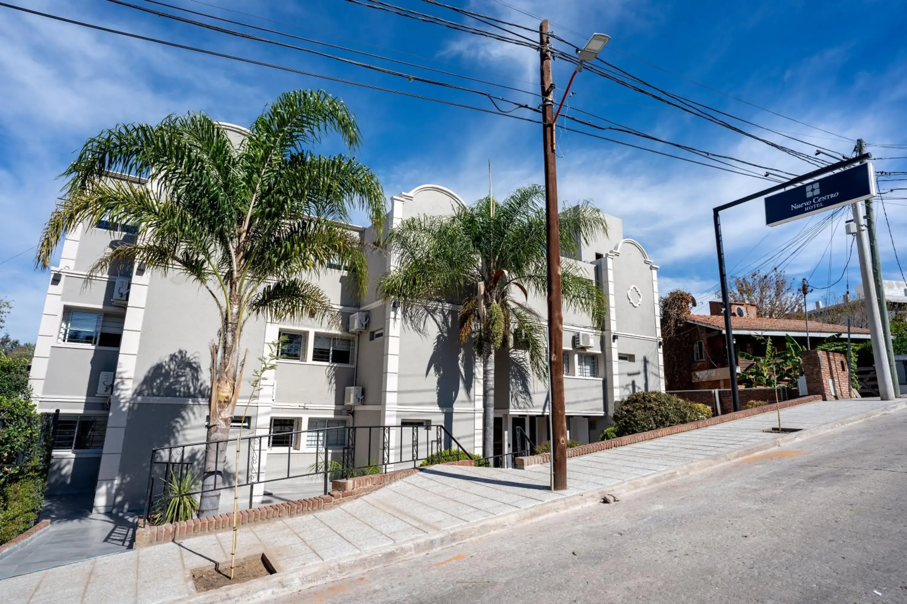 Property building in Nuevo Centro Hotel Villa Carlos Paz Property building in Nuevo Centro Hotel Villa Carlos Paz