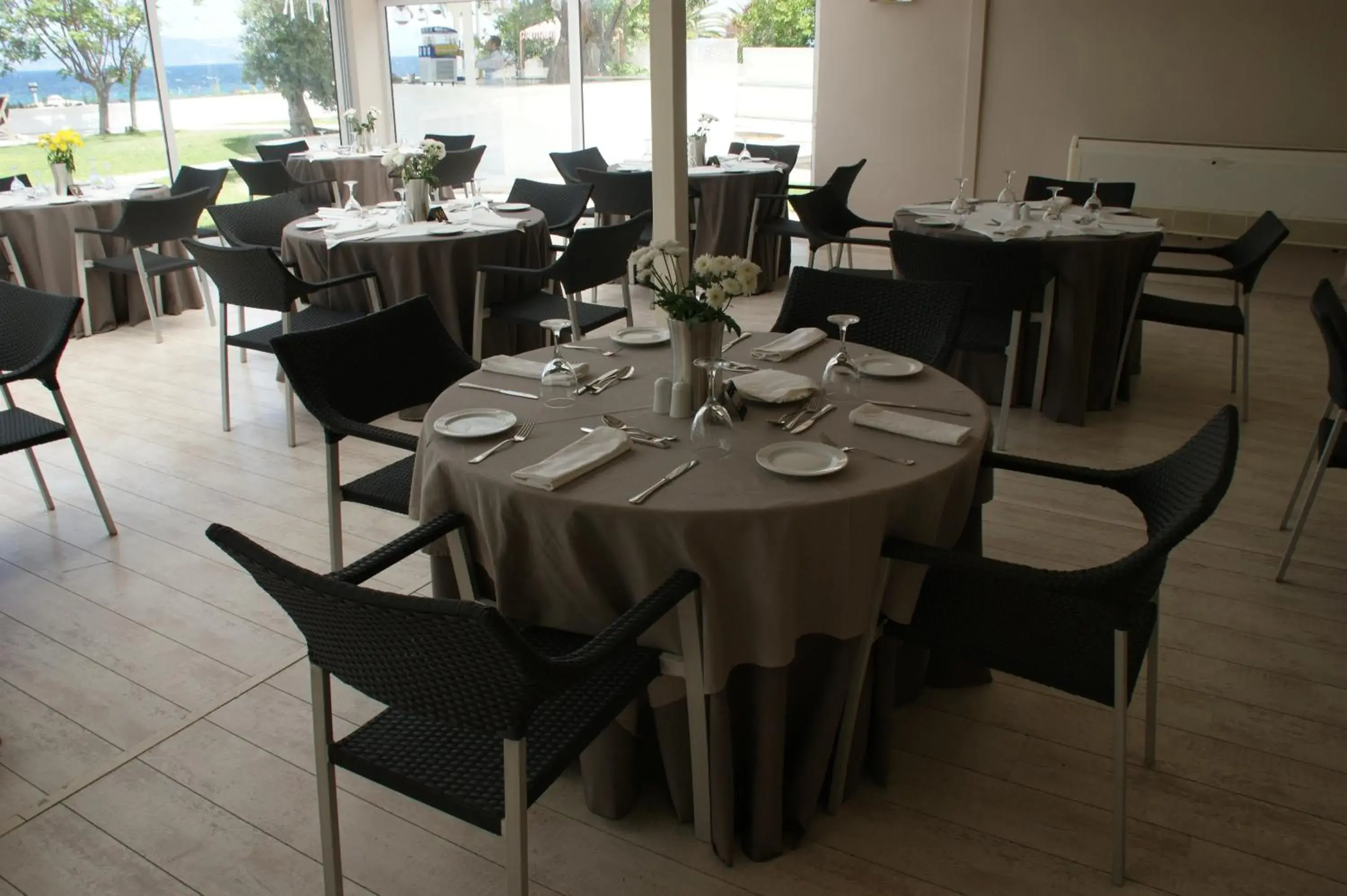 Restaurant/places to eat in Marathon Beach Resort Restaurant/places to eat in Marathon Beach Resort