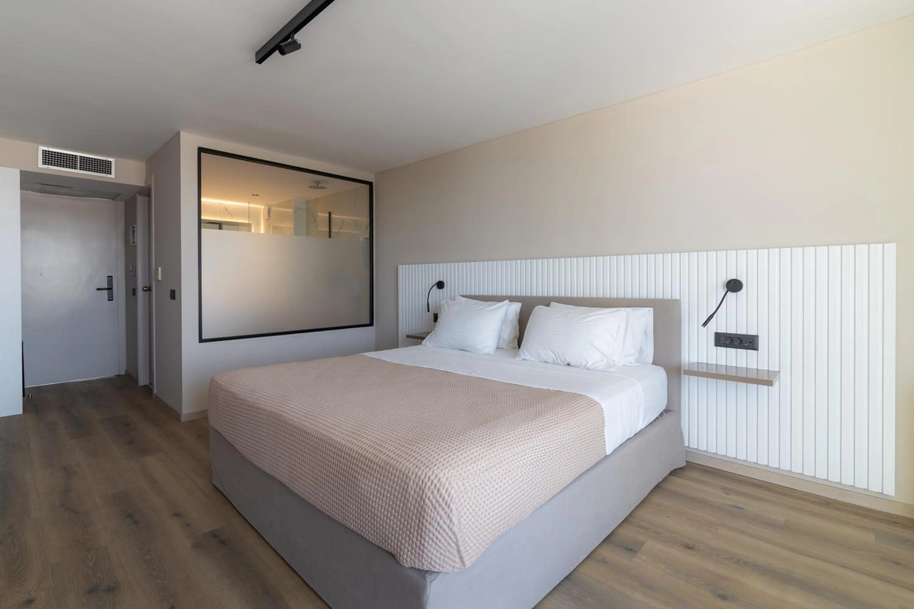 Bed in Marathon Beach Resort