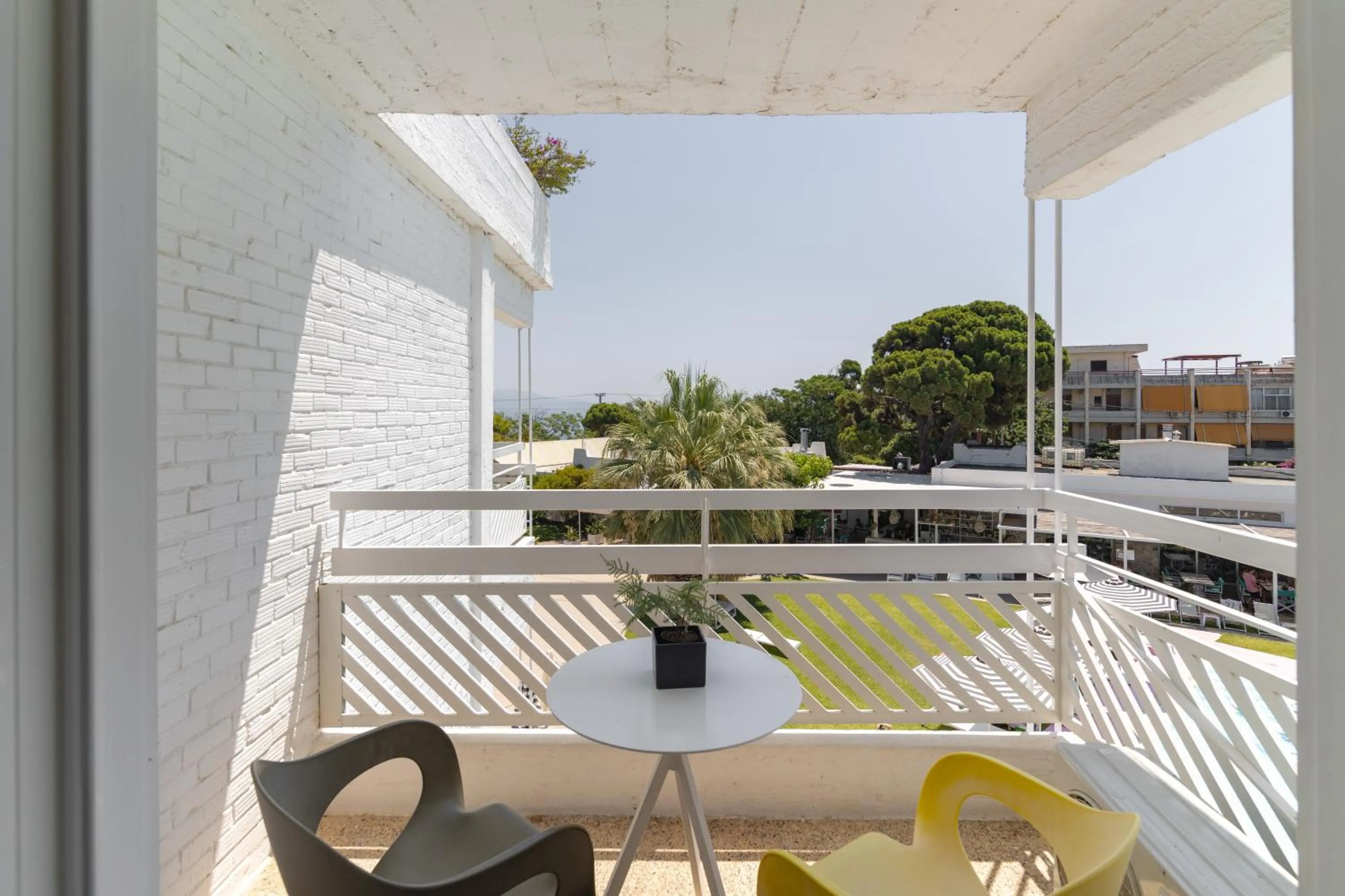 Pool view in Marathon Beach Resort