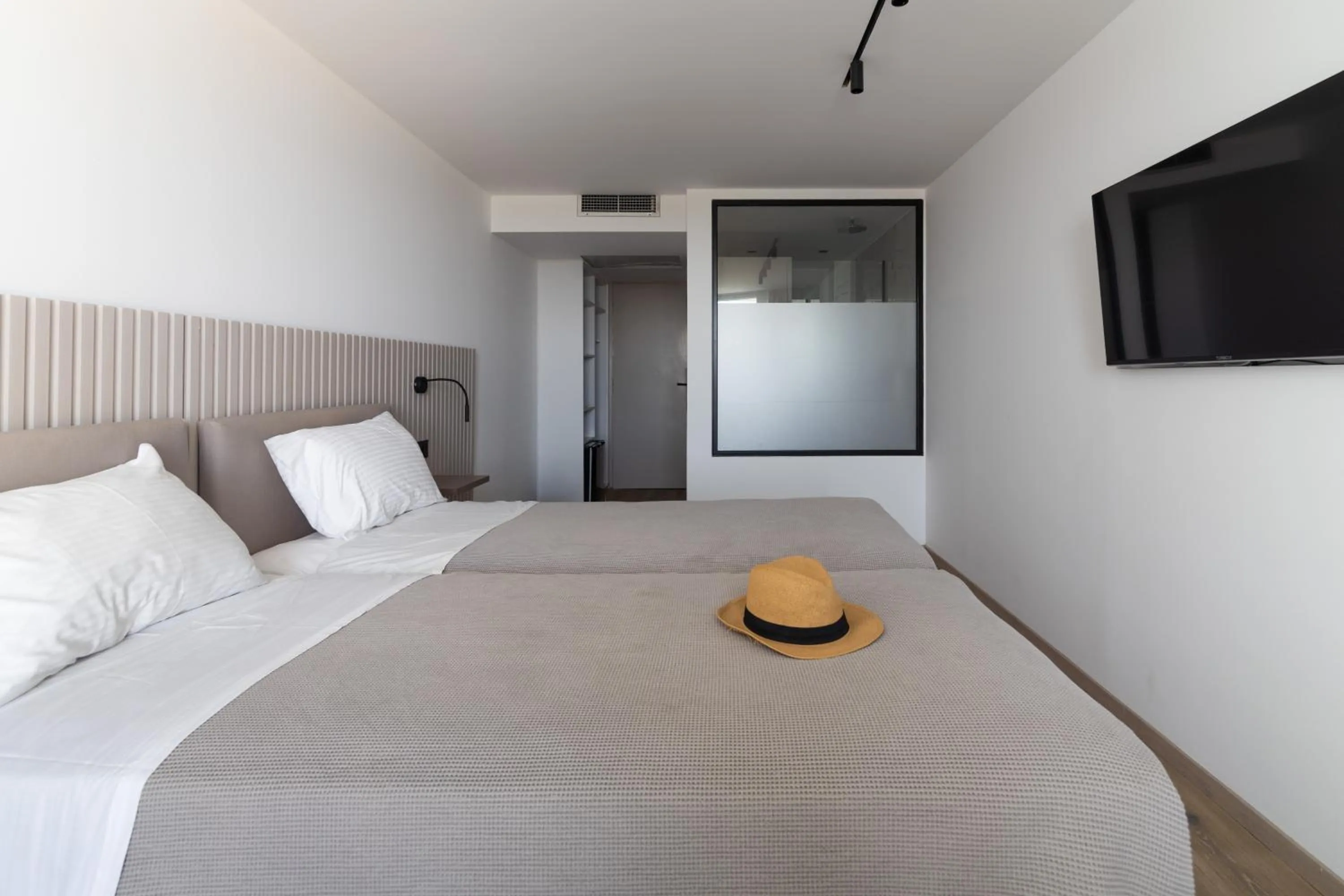 Bed in Marathon Beach Resort