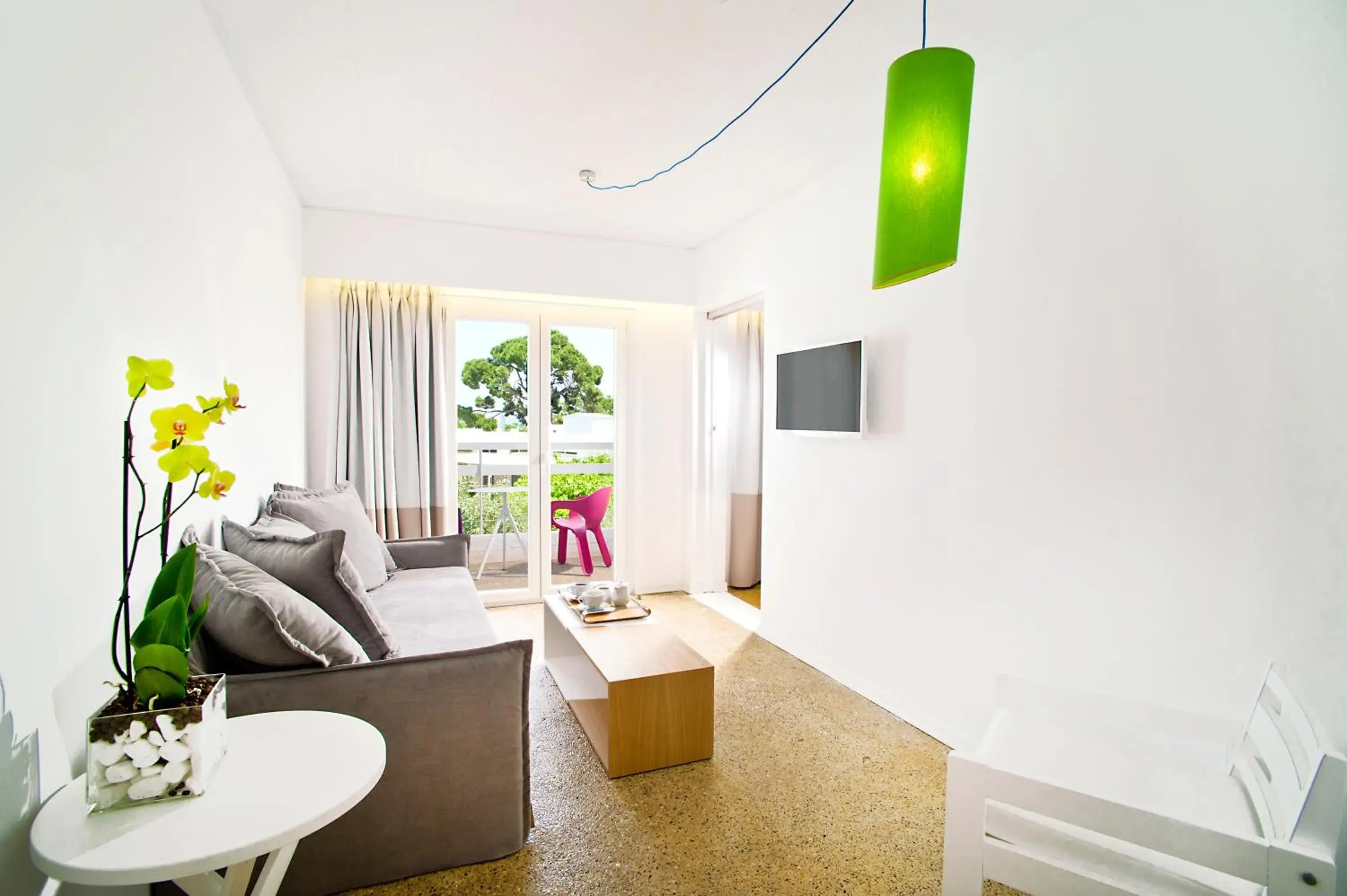 Living room in Marathon Beach Resort Living room in Marathon Beach Resort