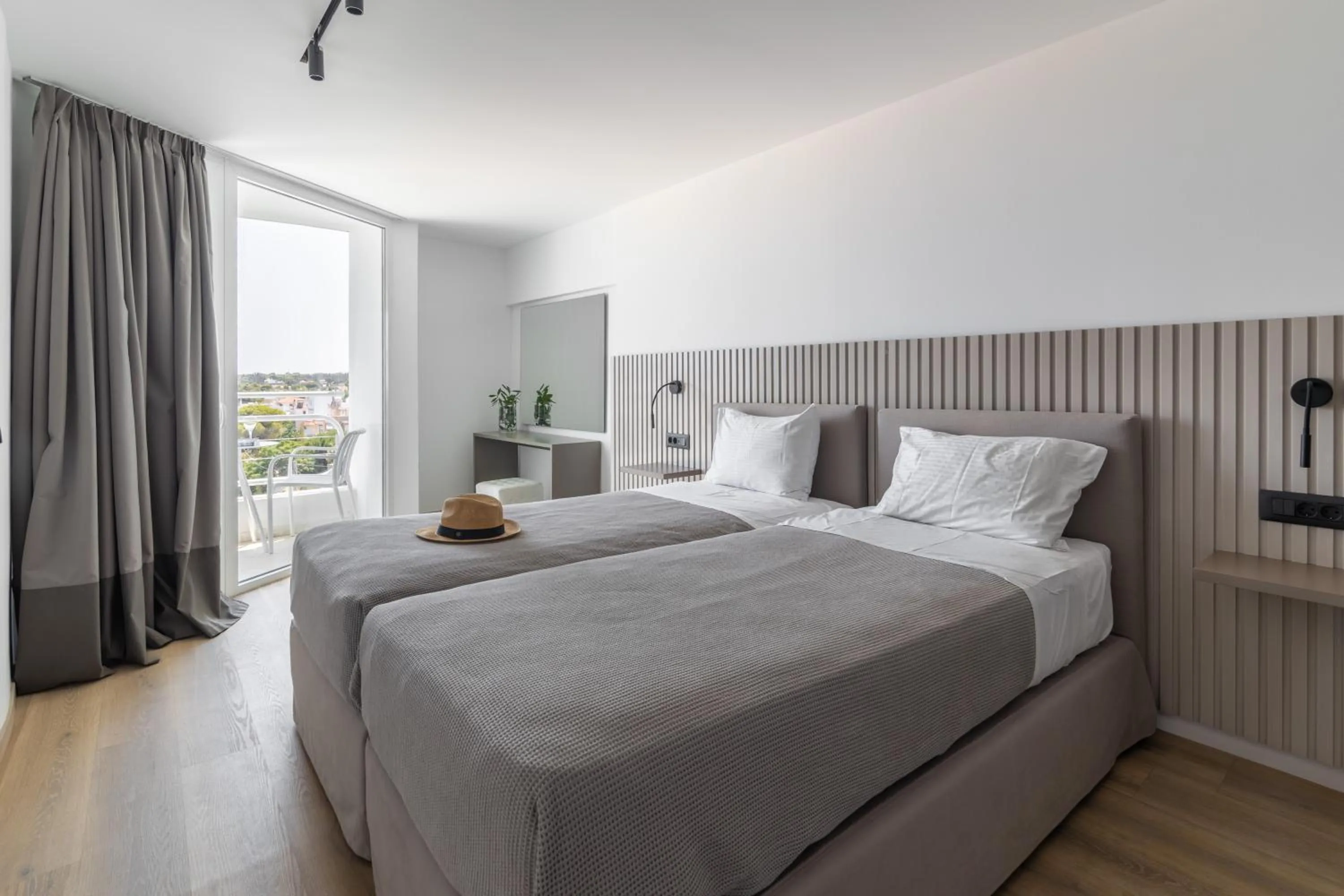 Bed in Marathon Beach Resort