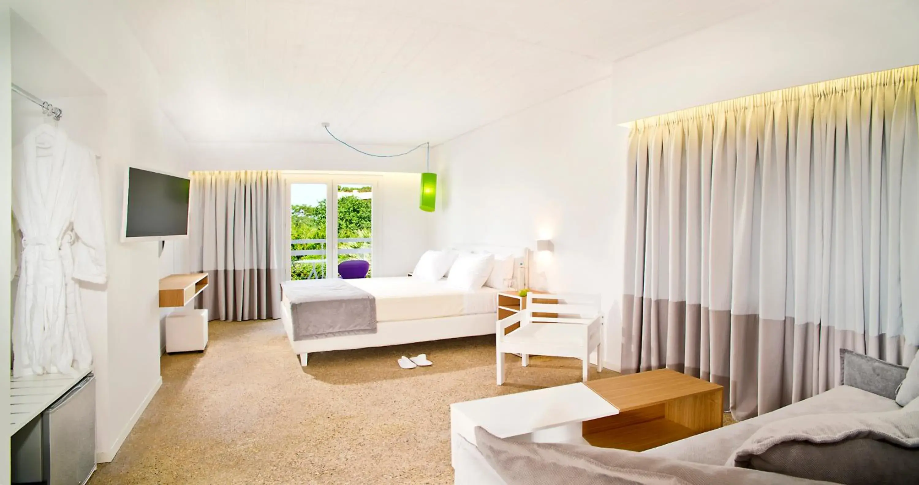 Junior Suite in Marathon Beach Resort Junior Suite in Marathon Beach Resort