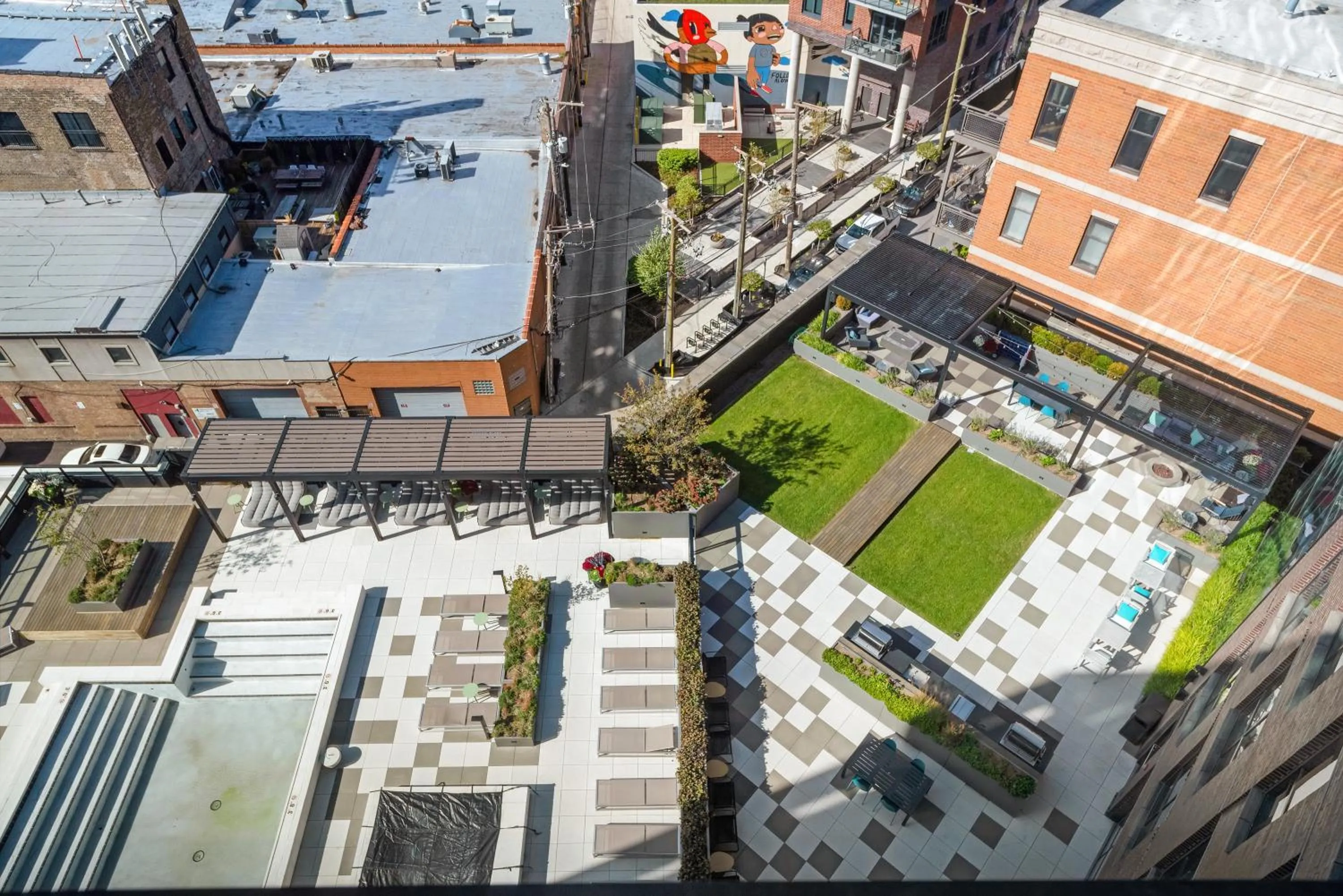 Property building in Avenir West Loop Penthouses with Iconic City Views