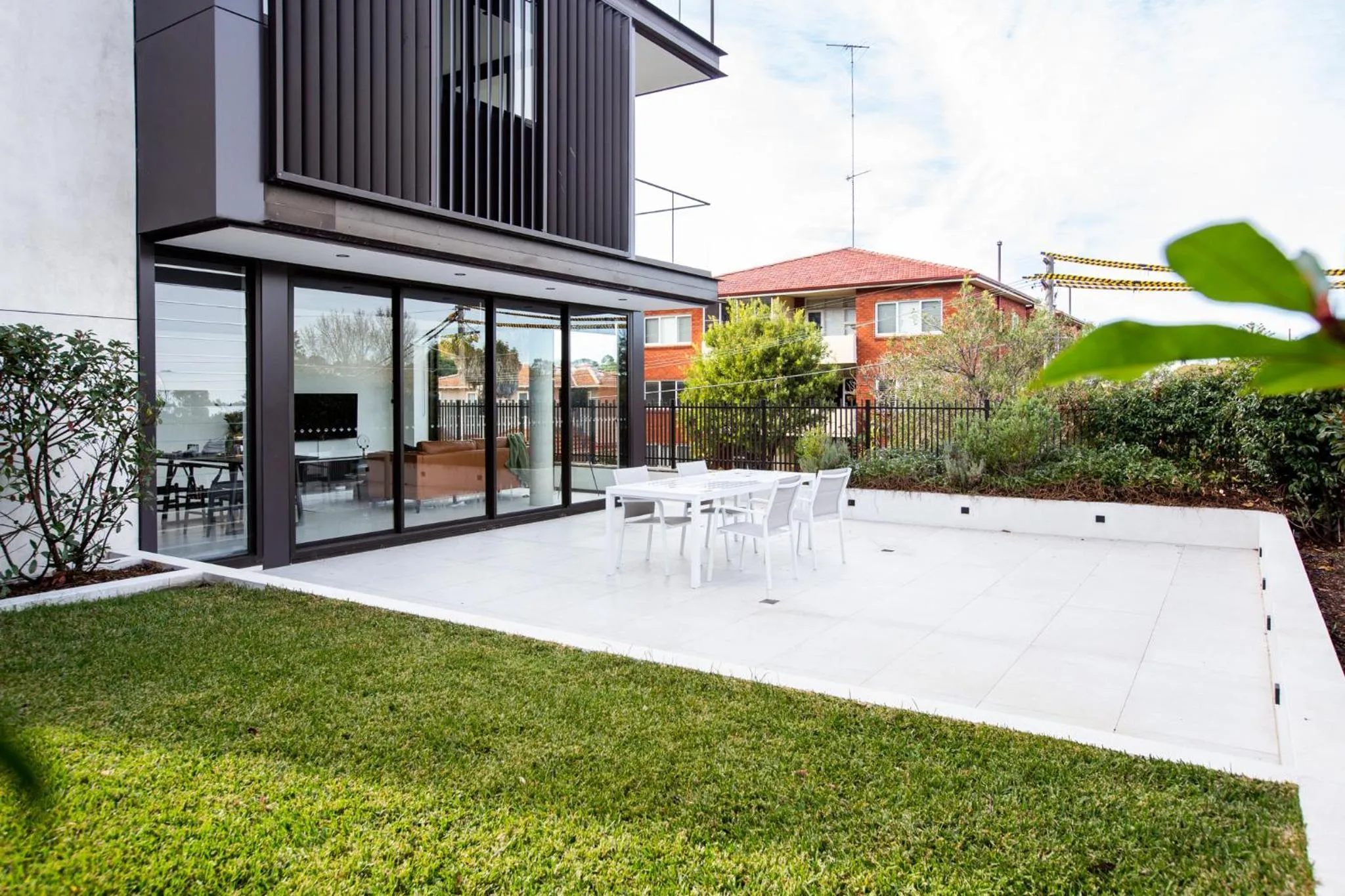 Balcony/Terrace in The Horizon Apartments by Urban Rest