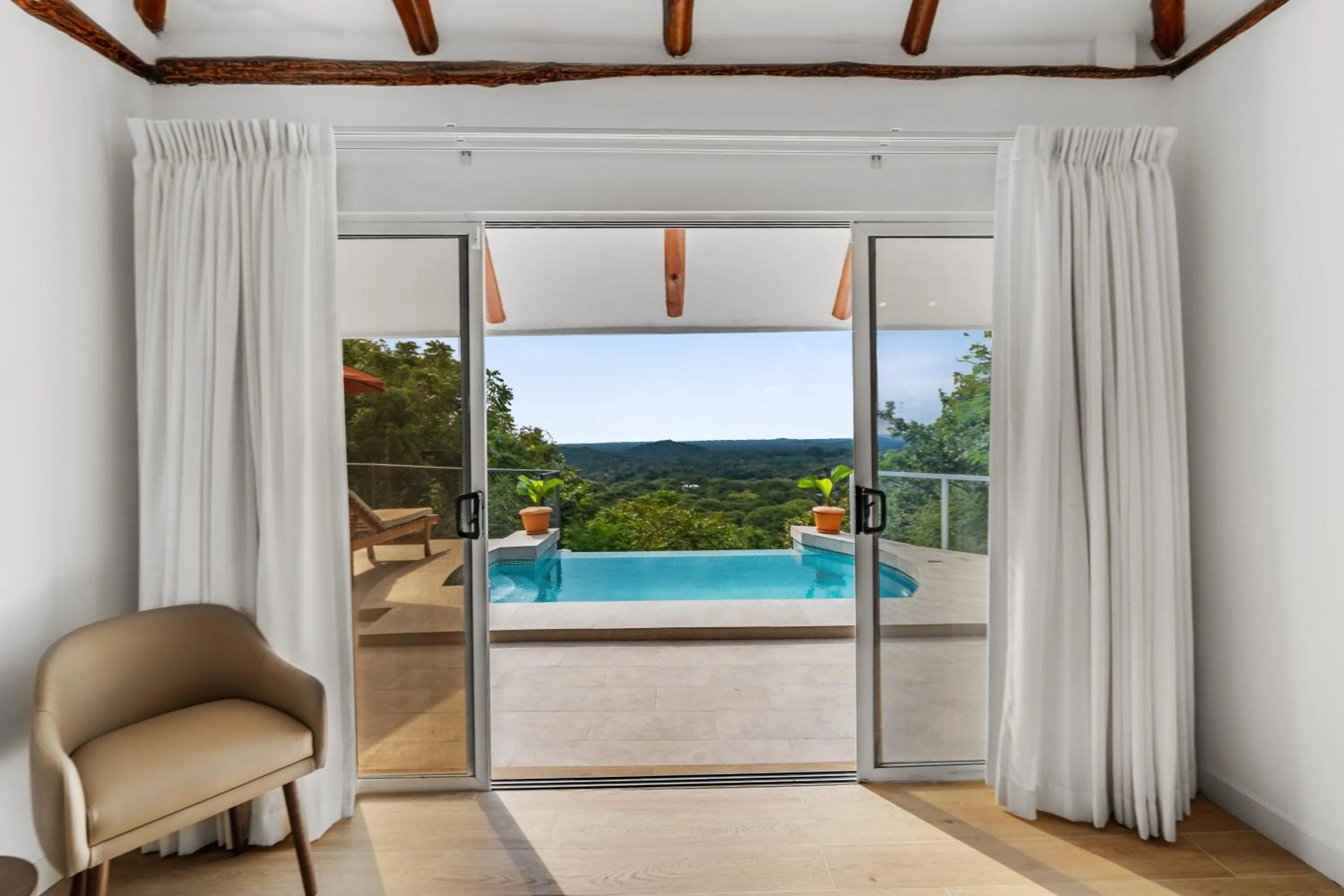 Los Altos de Eros - Adults Only