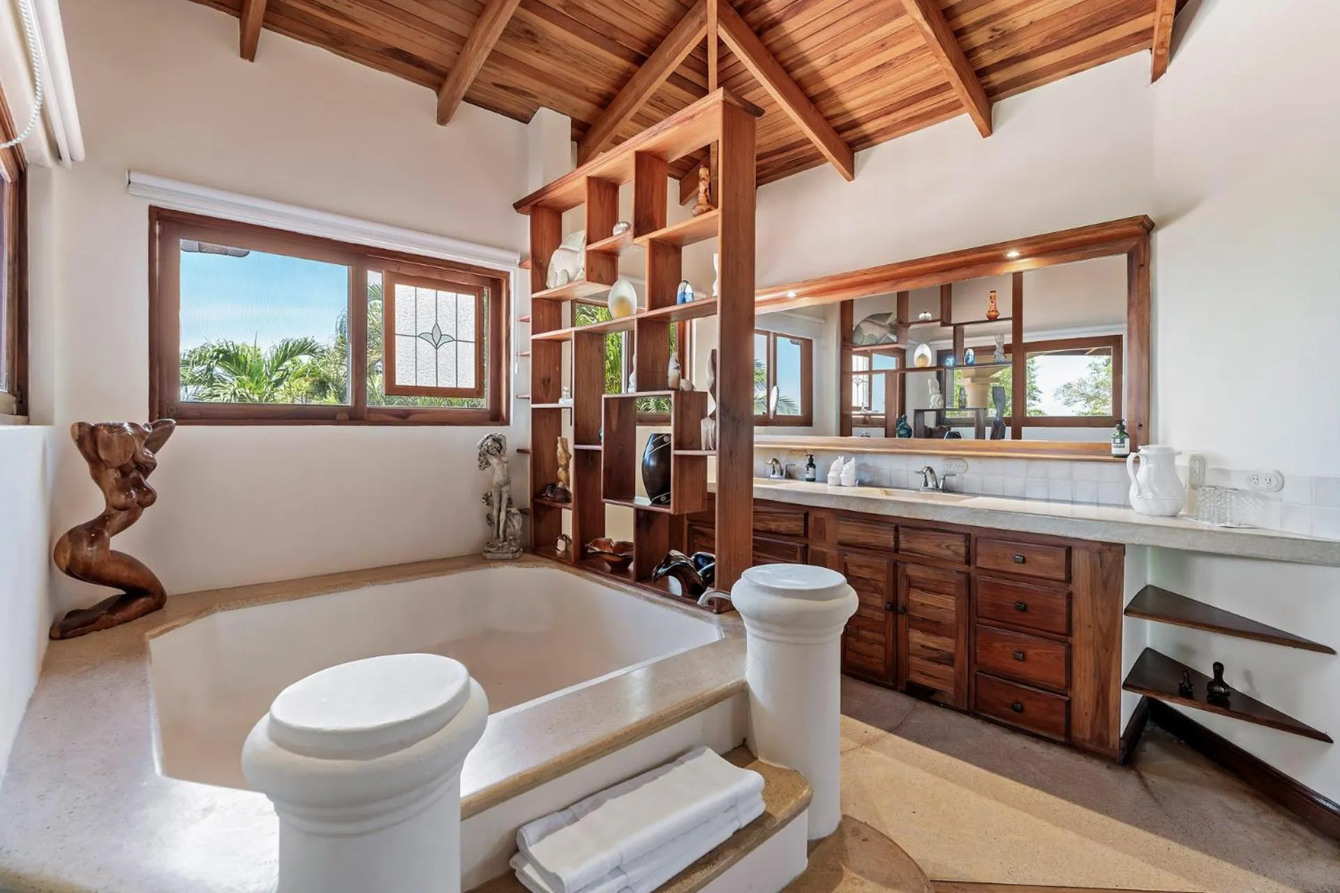 Los Altos de Eros - Adults Only