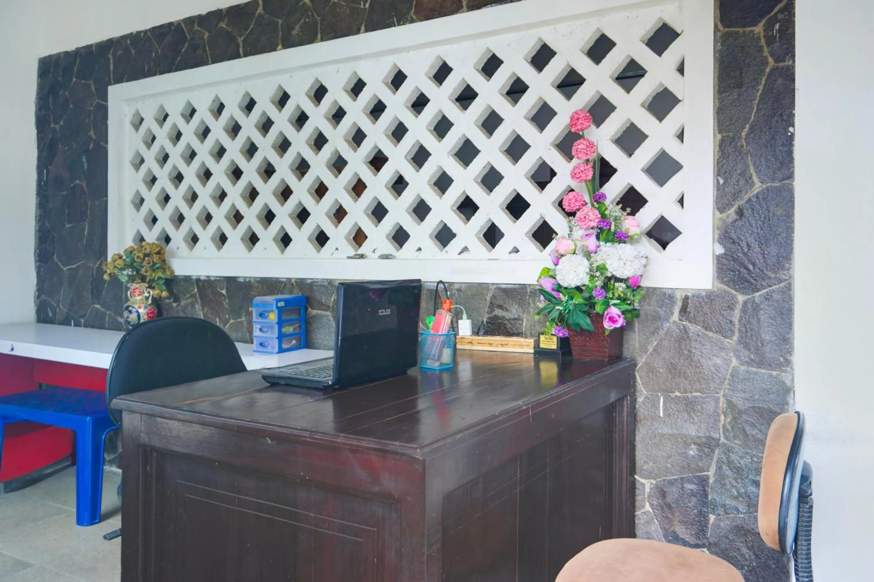 Lobby or reception in OYO 94375 Kanajiwa Guesthouse 2