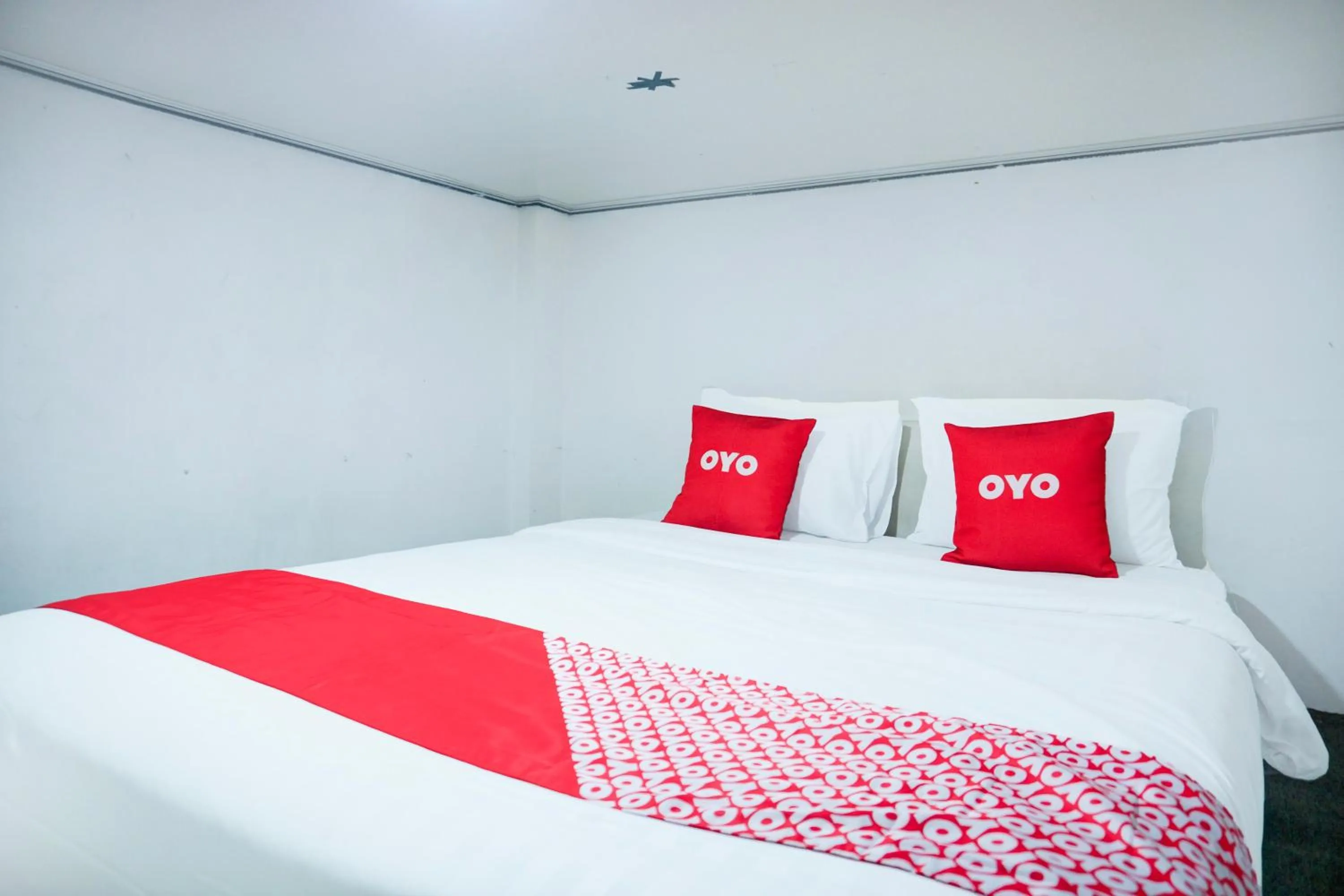 Bedroom, Bed in OYO 94375 Kanajiwa Guesthouse 2