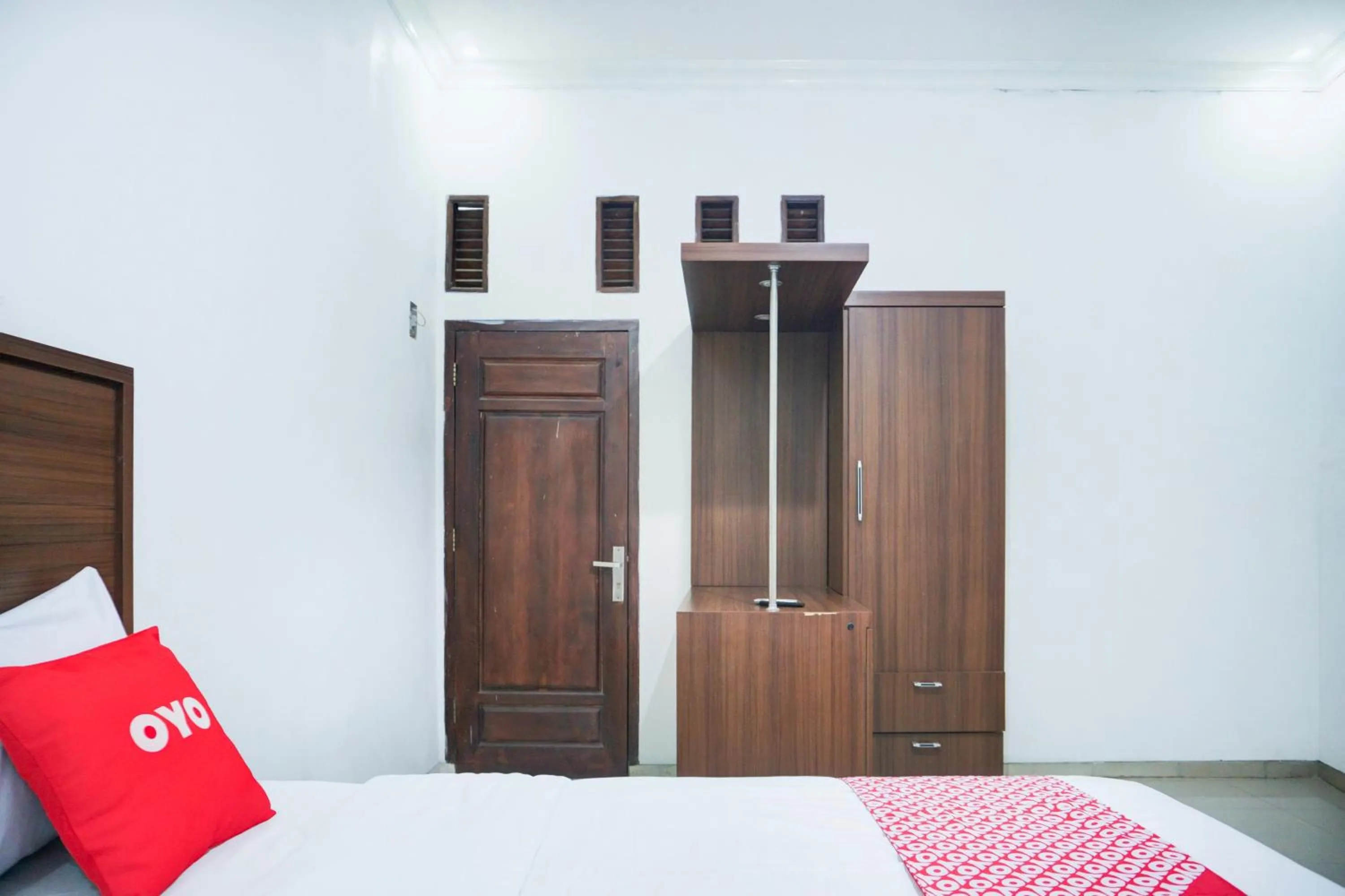 Bedroom, Bed in OYO 94375 Kanajiwa Guesthouse 2