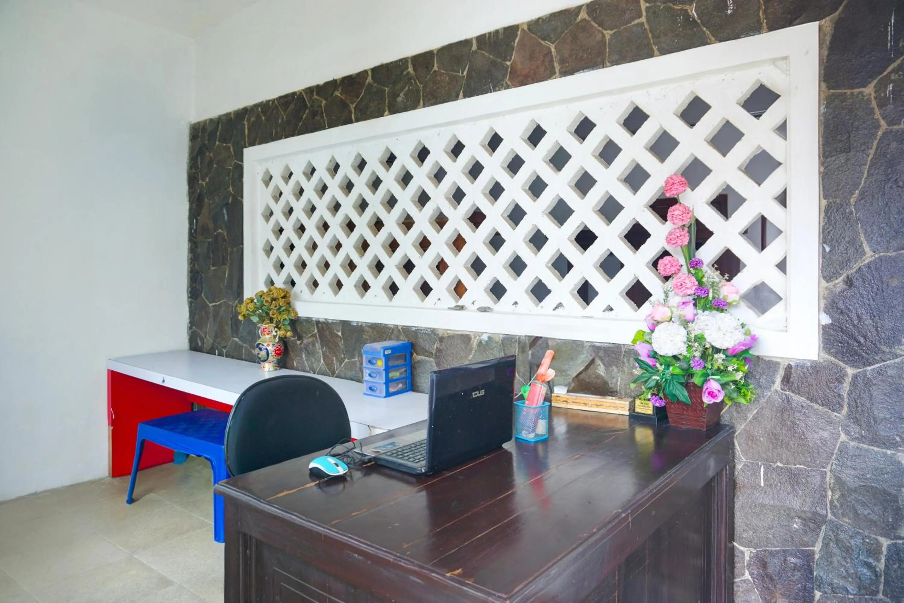 Lobby or reception in OYO 94375 Kanajiwa Guesthouse 2