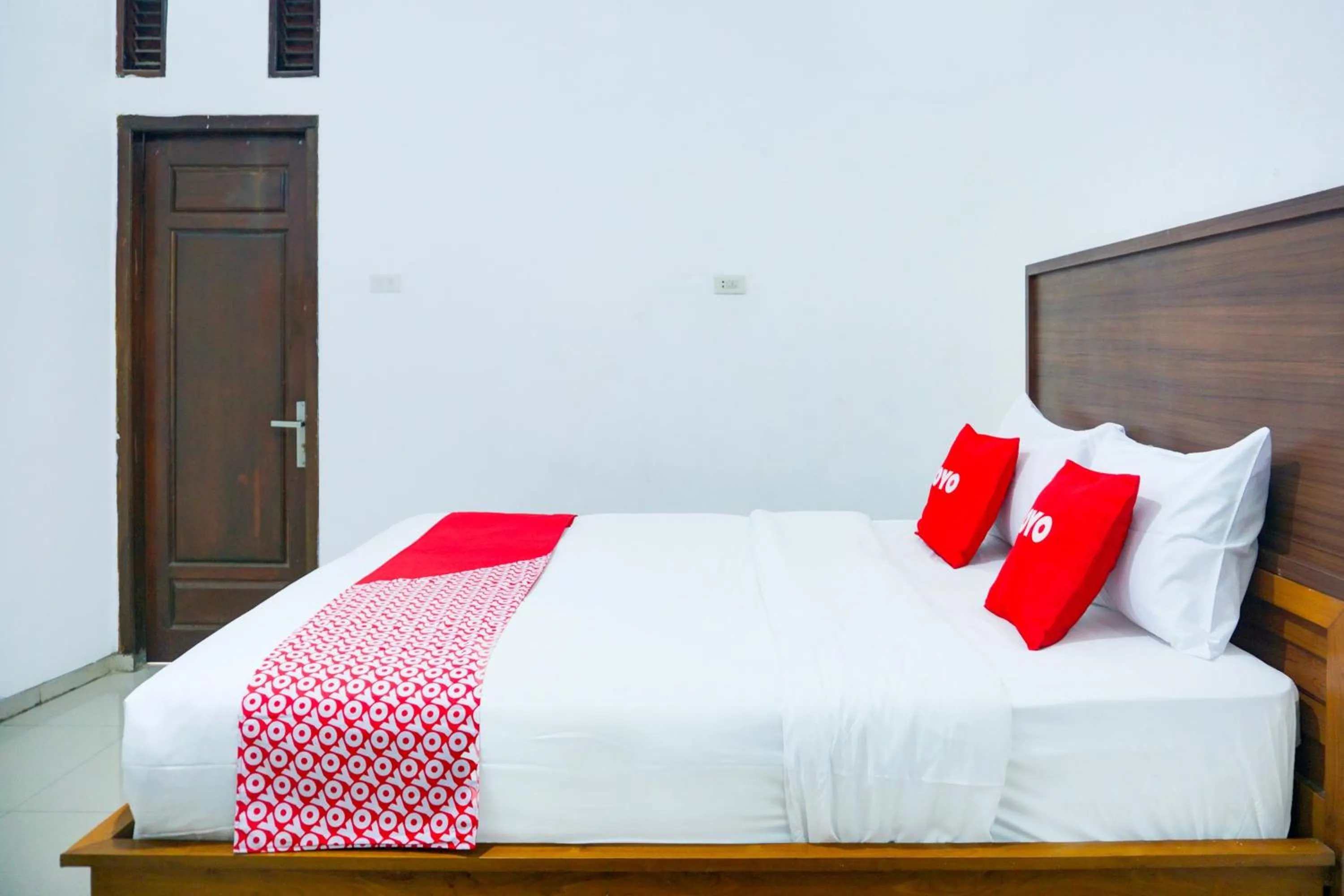 Bedroom, Bed in OYO 94375 Kanajiwa Guesthouse 2