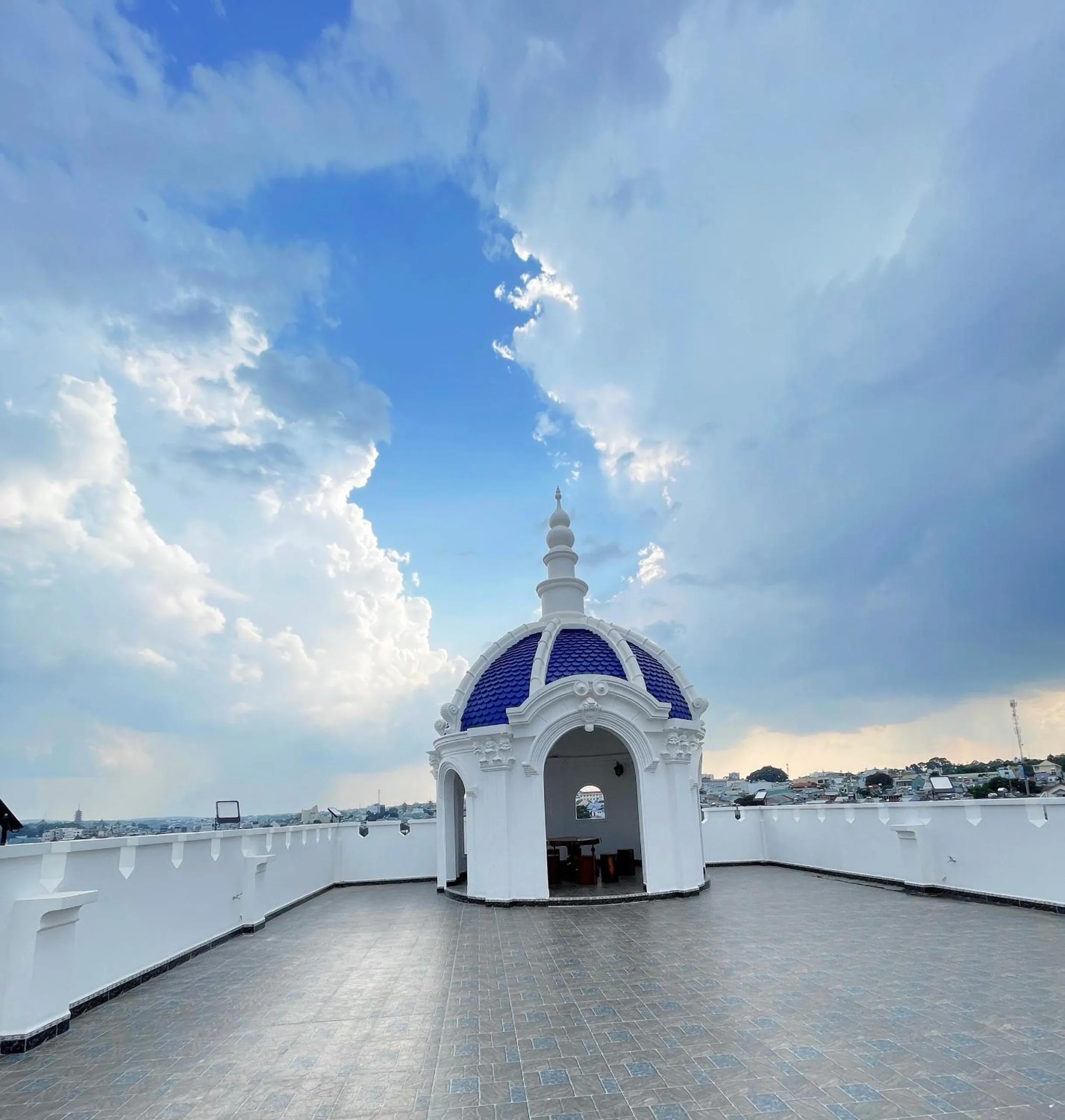 Day in Hotel Hoàng My