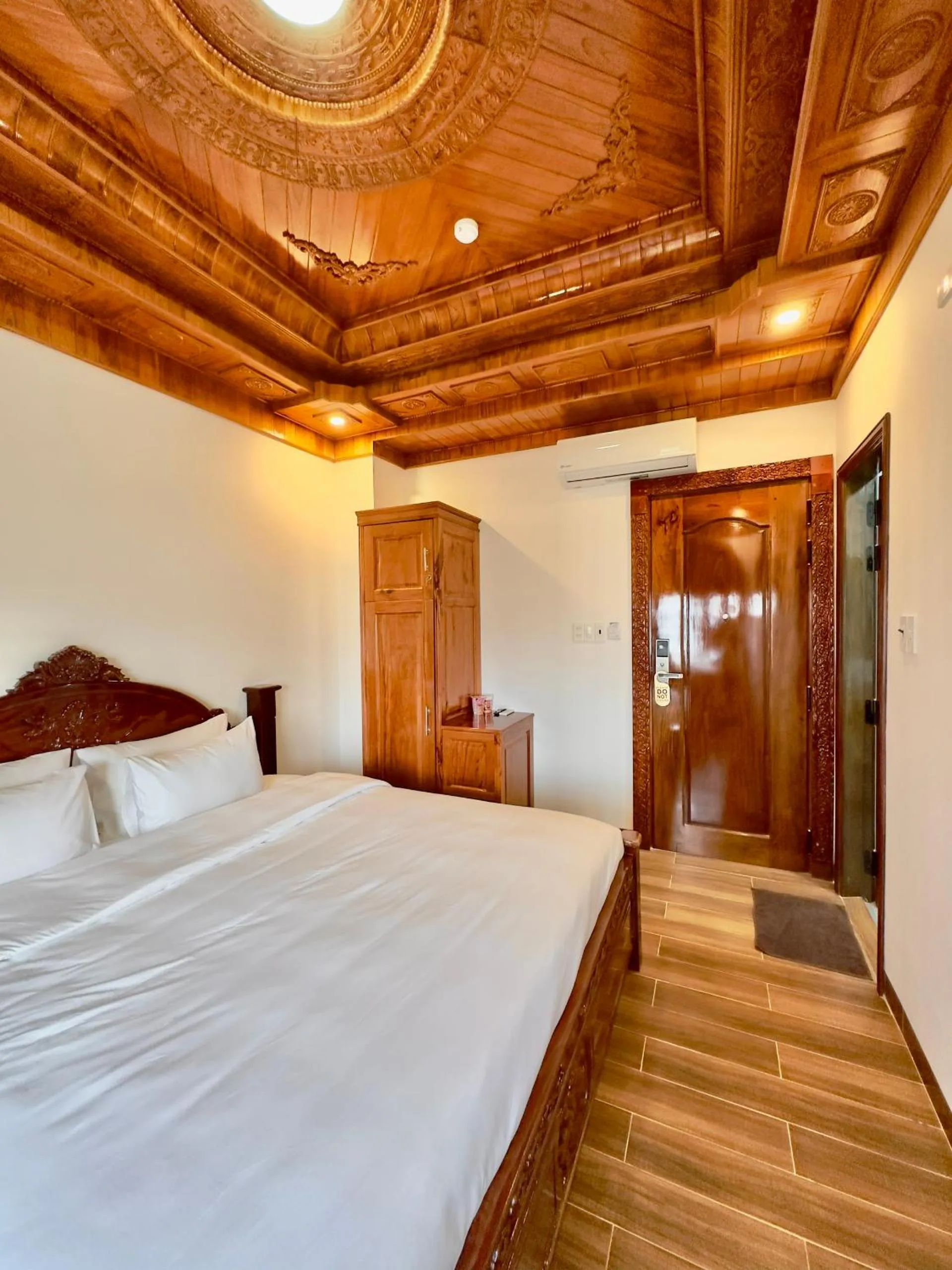 Bedroom, Bed in Hotel Hoàng My