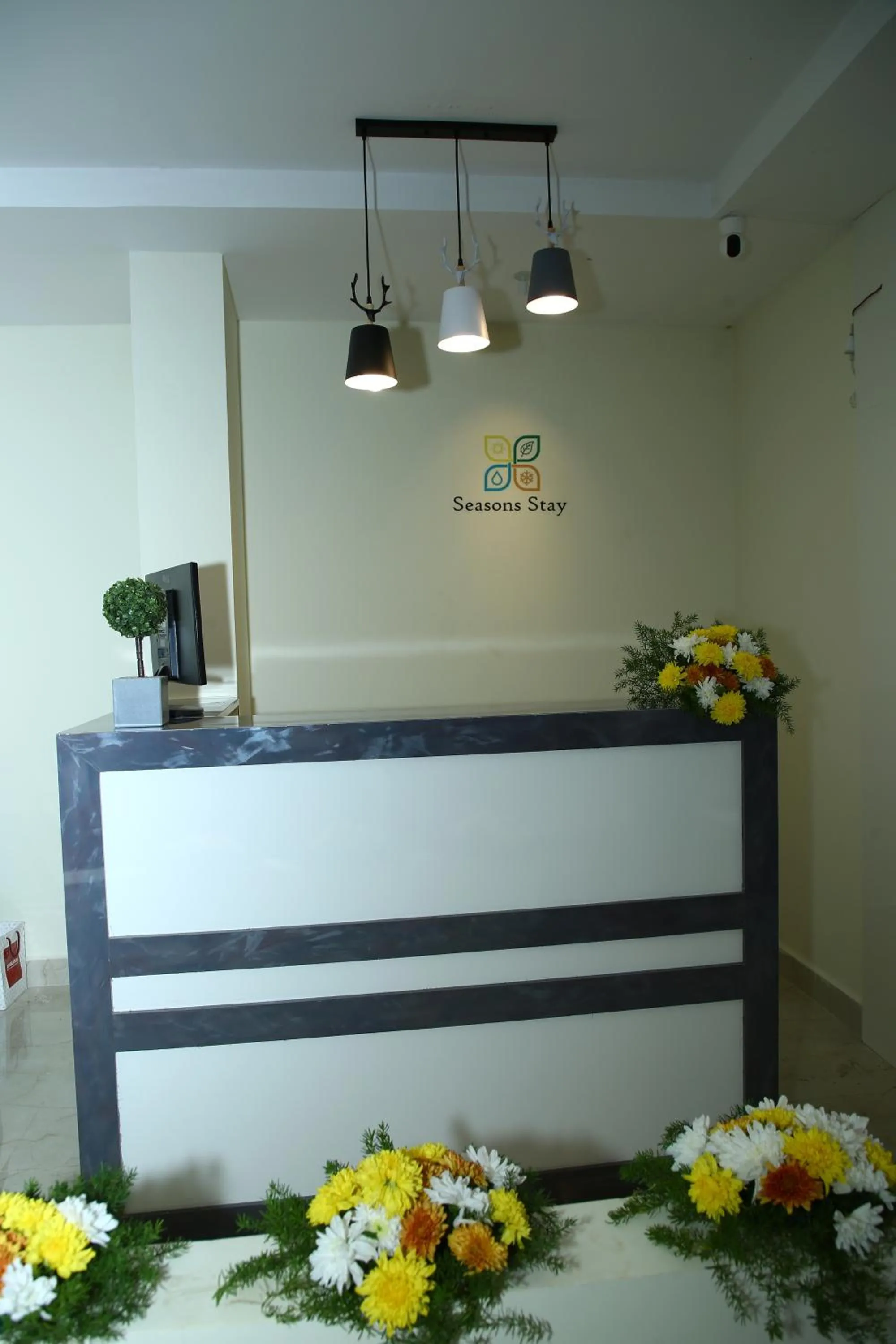 Lobby or reception in Seasons Stay