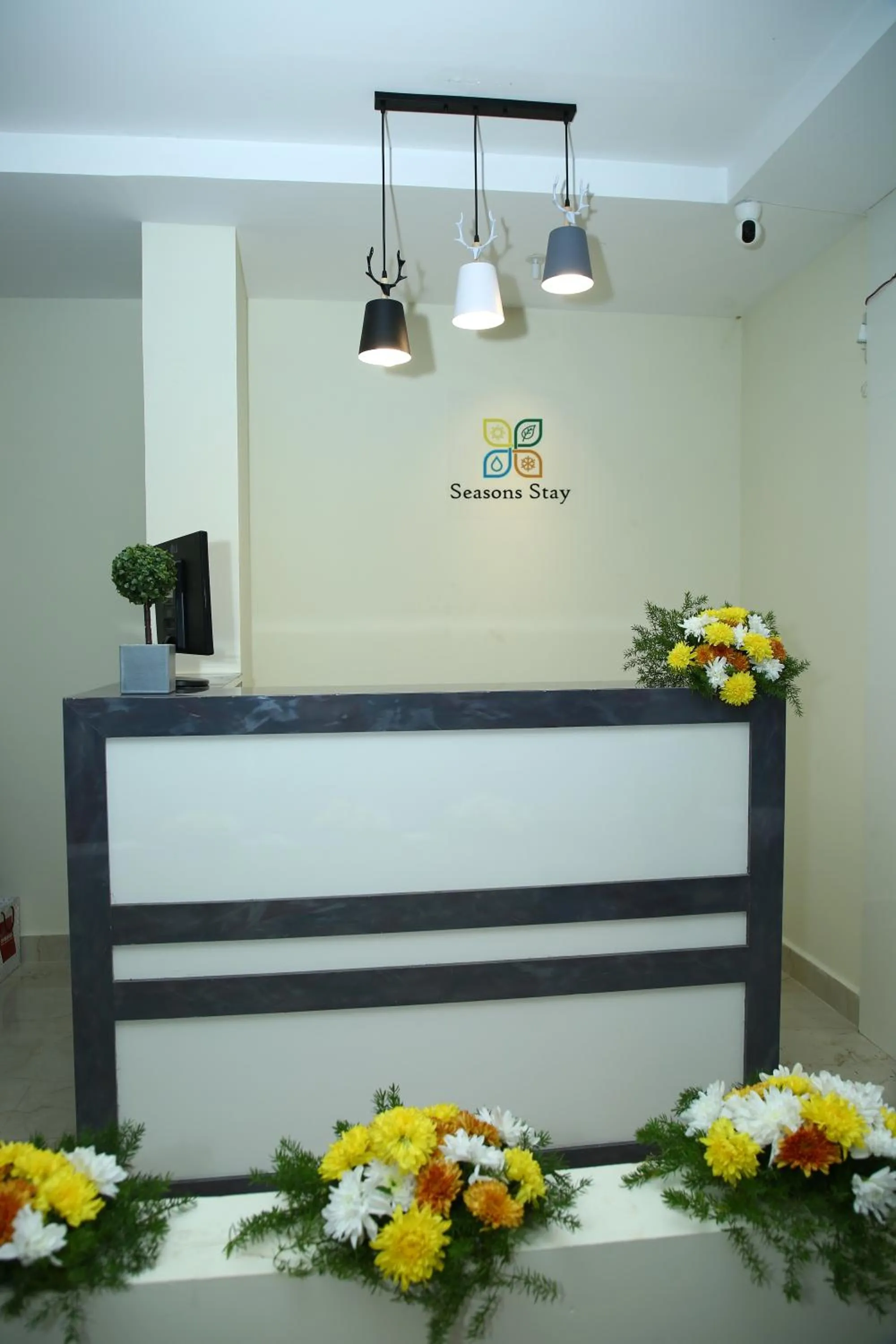 Lobby or reception in Seasons Stay