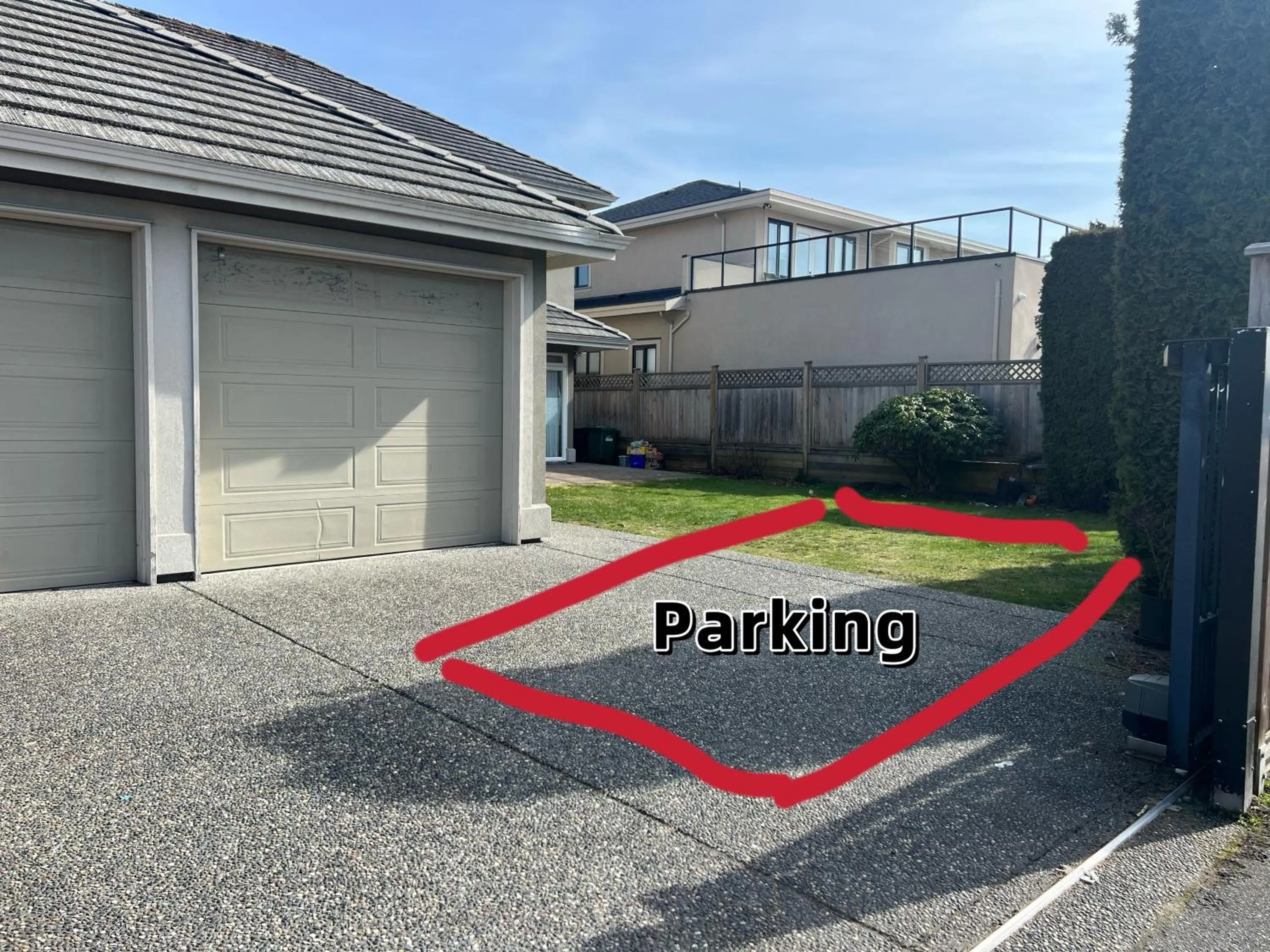 A cozy independent entrance bedroom with a private washroom close to YVR Richmond