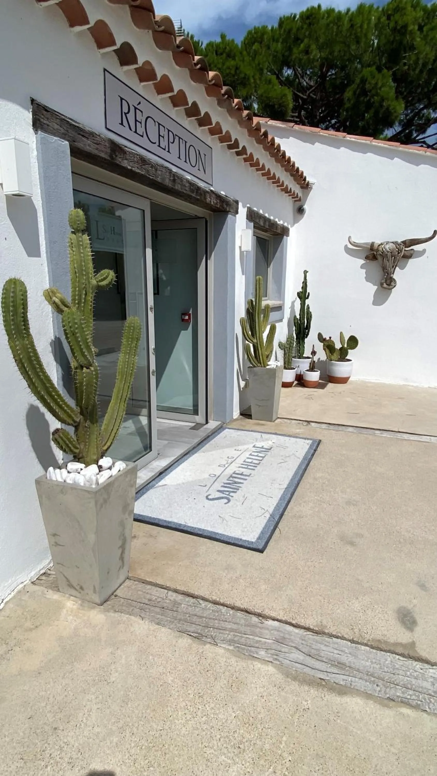 Facade/entrance in Lodge Sainte Helene Adult only