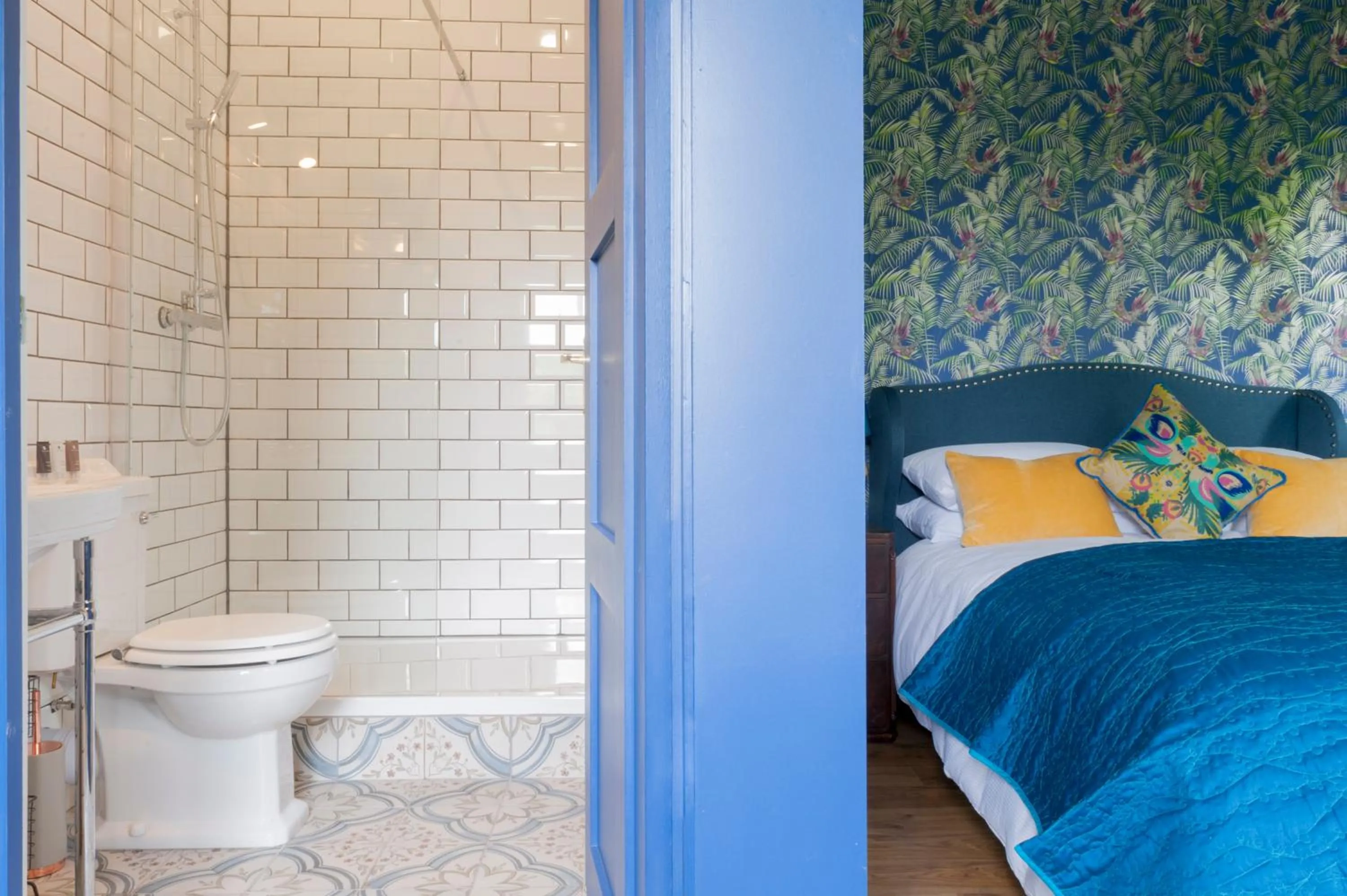 Bathroom, Bed in The Coach House