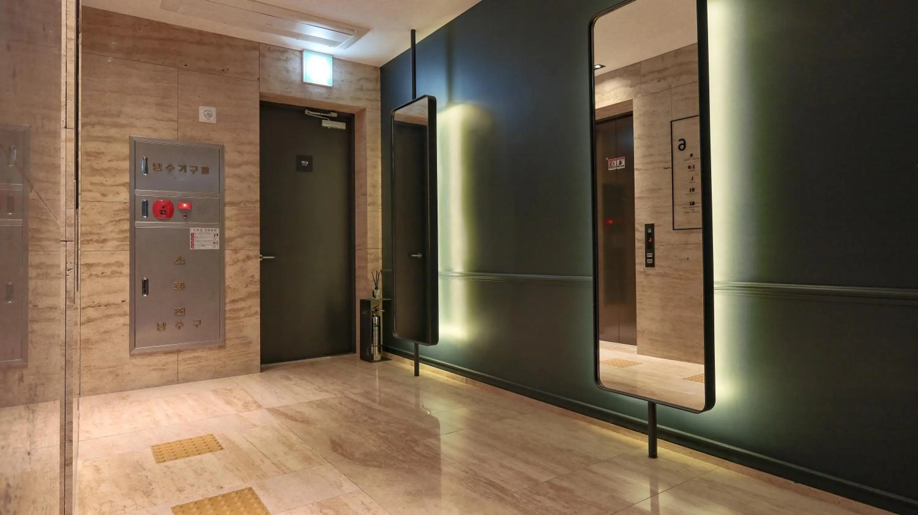 Property building in Pangyo Business & Tourist Hotel KYND