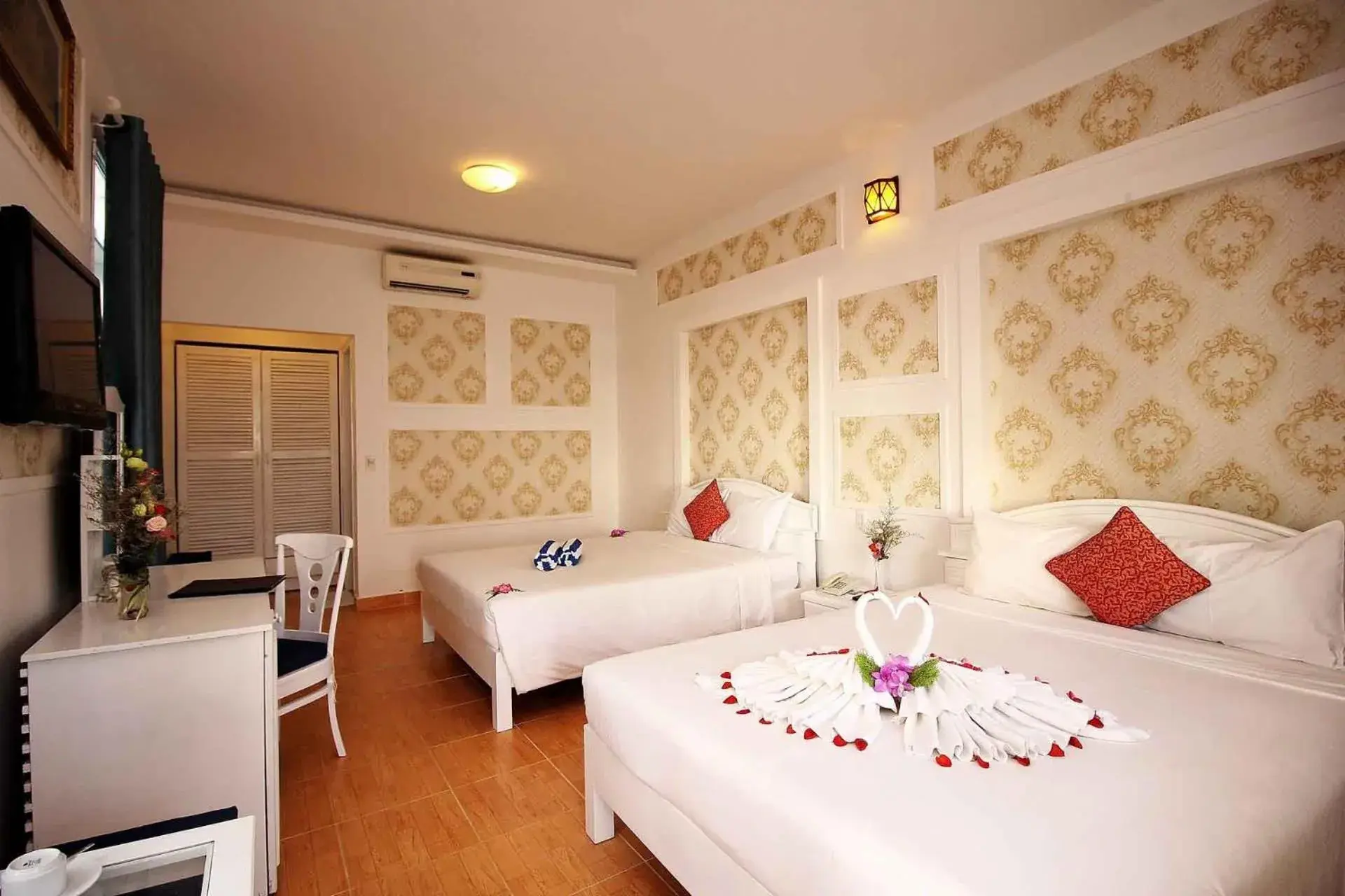 Communal lounge/ TV room, Bed in Muine Sun & Sea Resort Communal lounge/ TV room, Bed in Muine Sun & Sea Resort