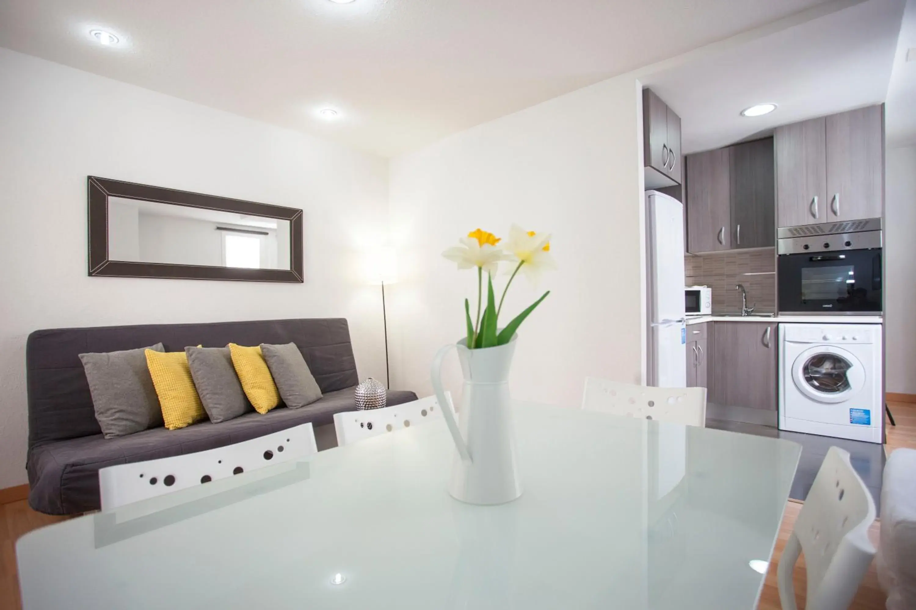 Kitchen or kitchenette, Seating Area in Fuencarral Apartments