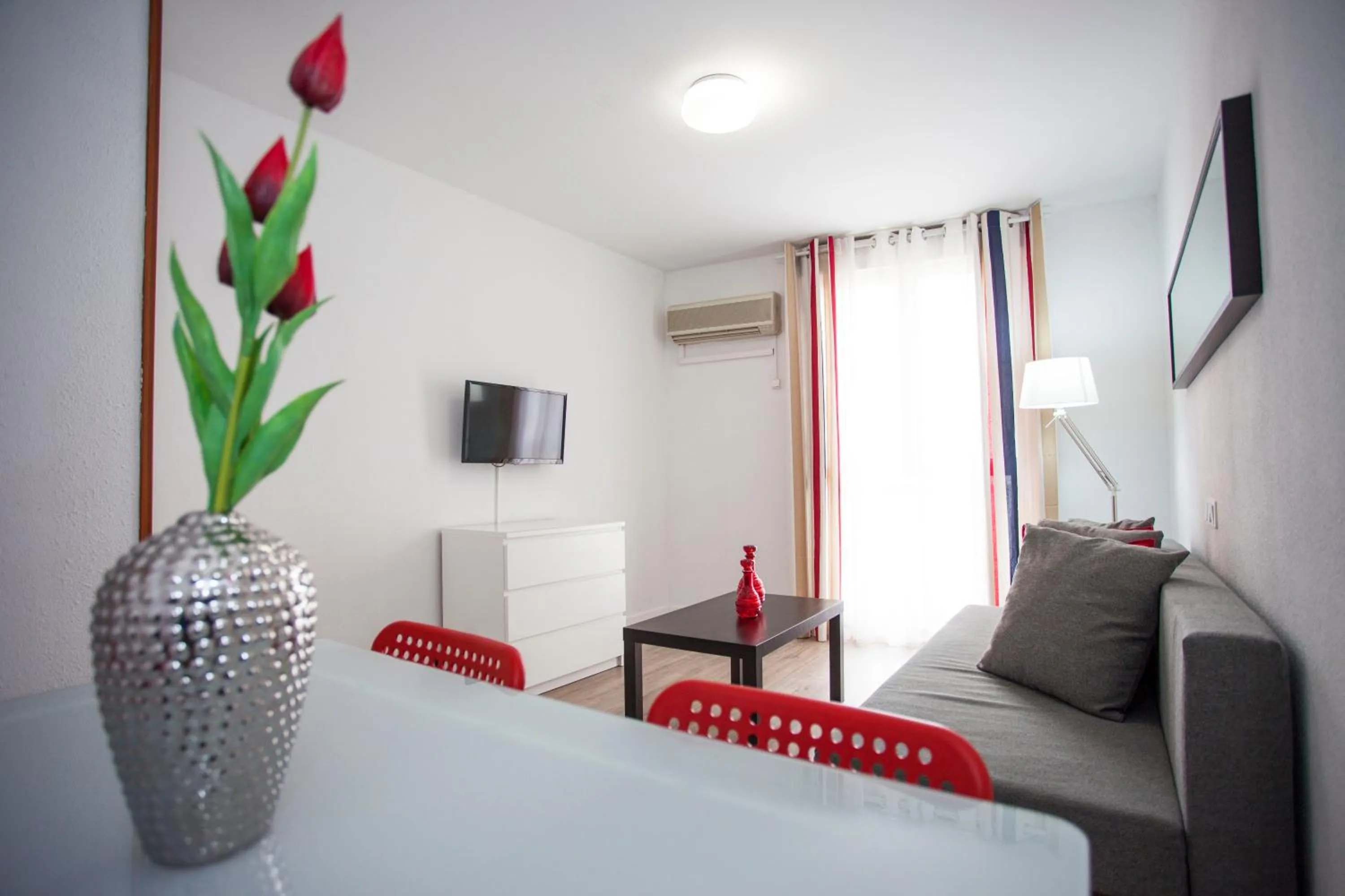 TV and multimedia, Bed in Fuencarral Apartments