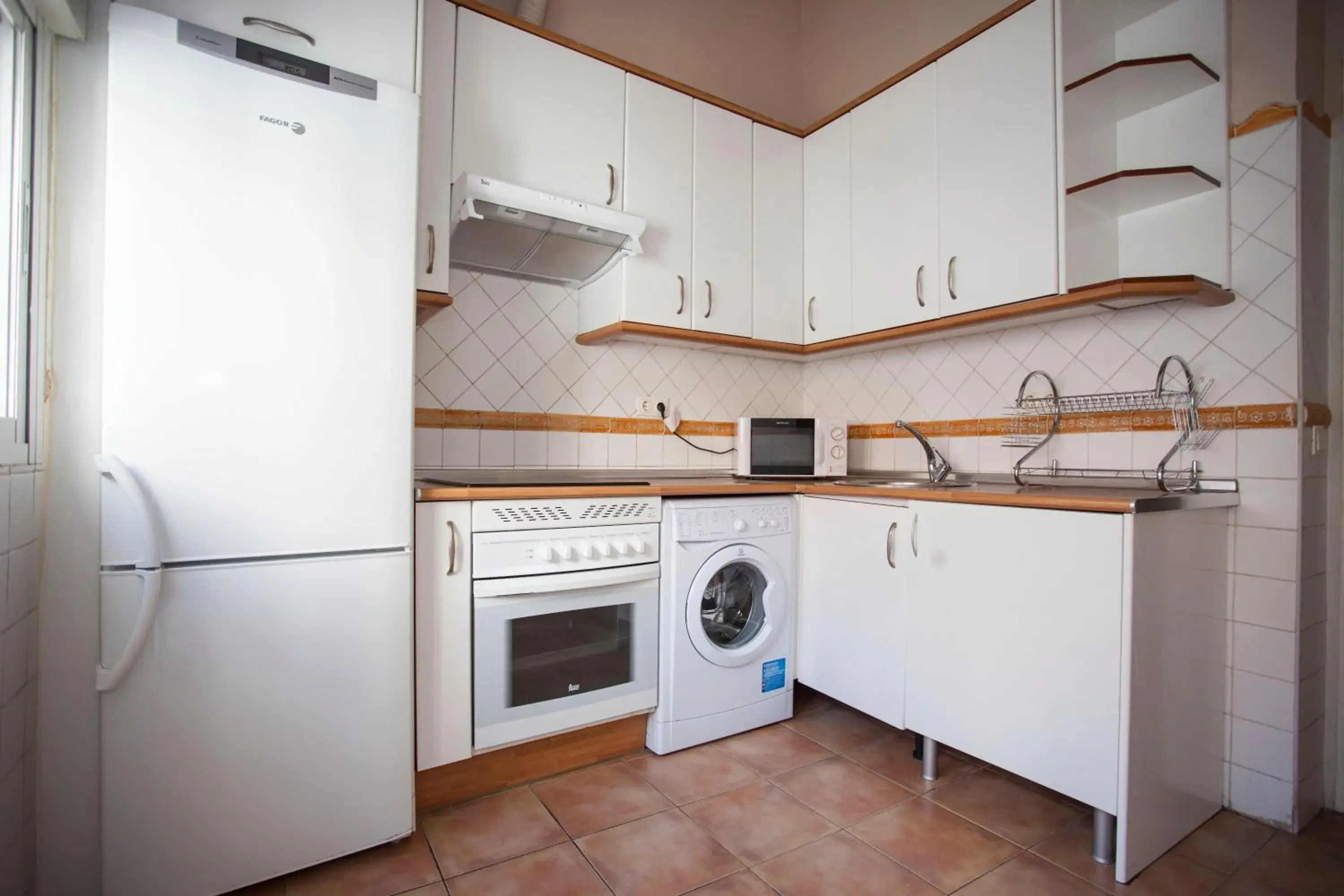 Kitchen or kitchenette, Kitchen/Kitchenette in Fuencarral Apartments