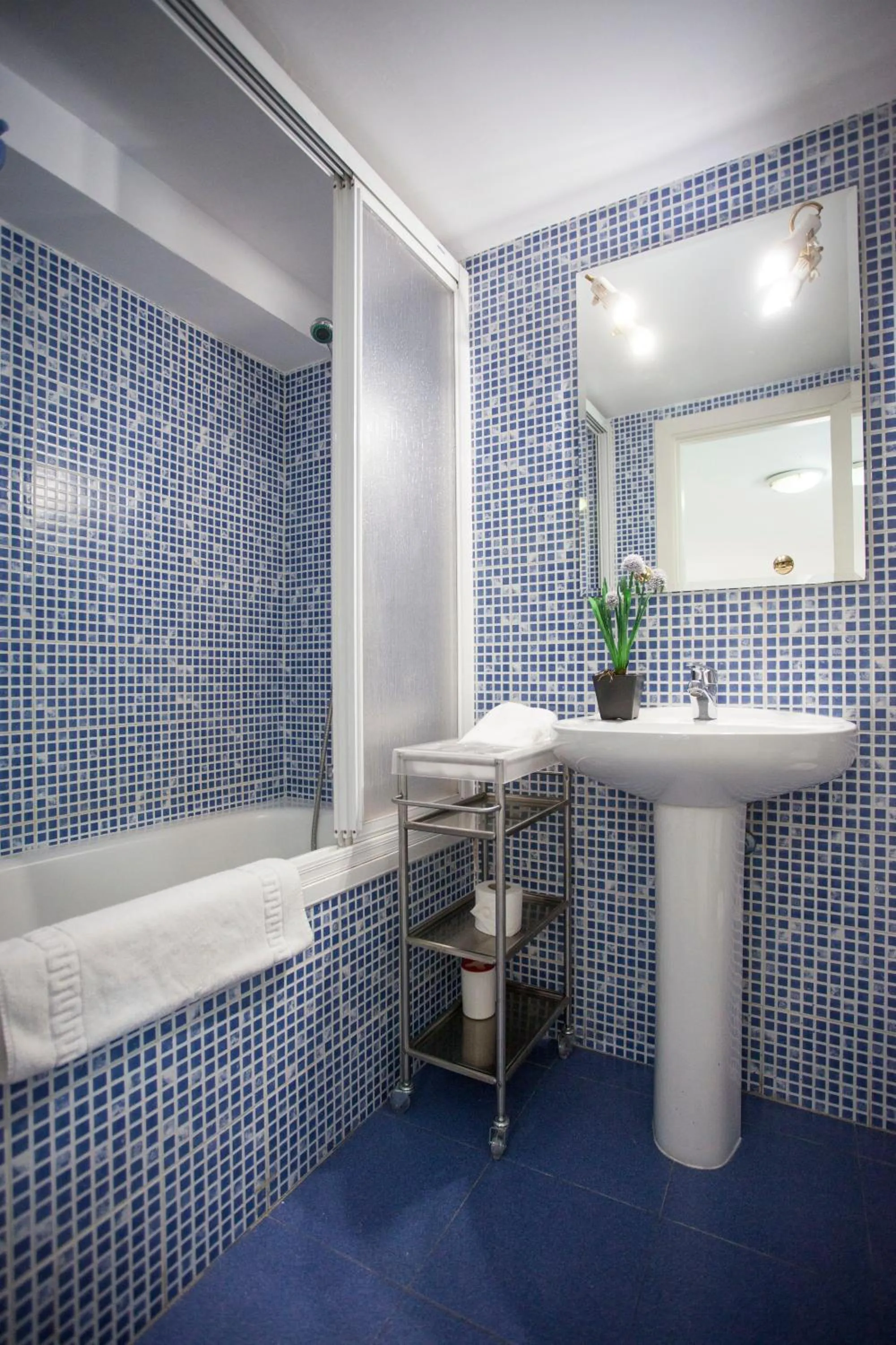 Bathroom in Fuencarral Apartments