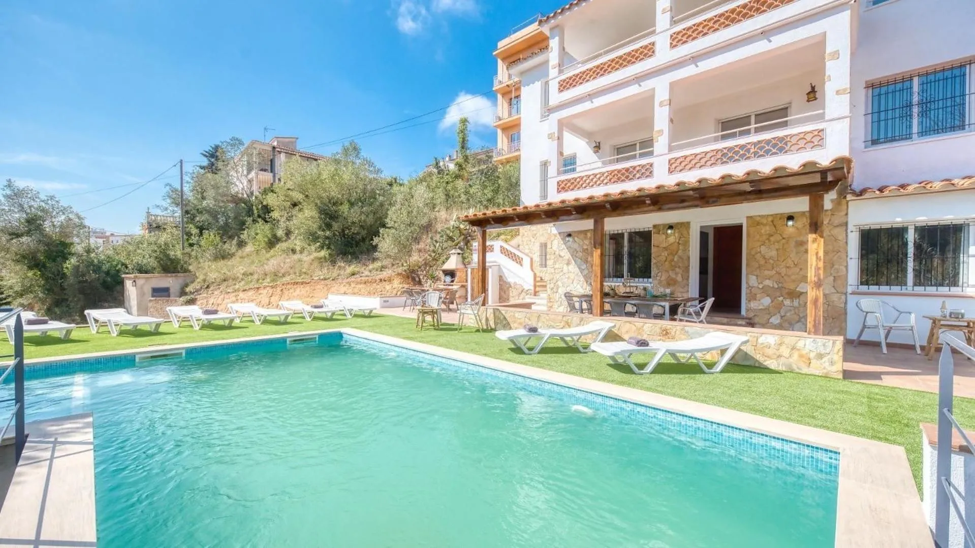 Property building in Costacabana - Villa Pilar