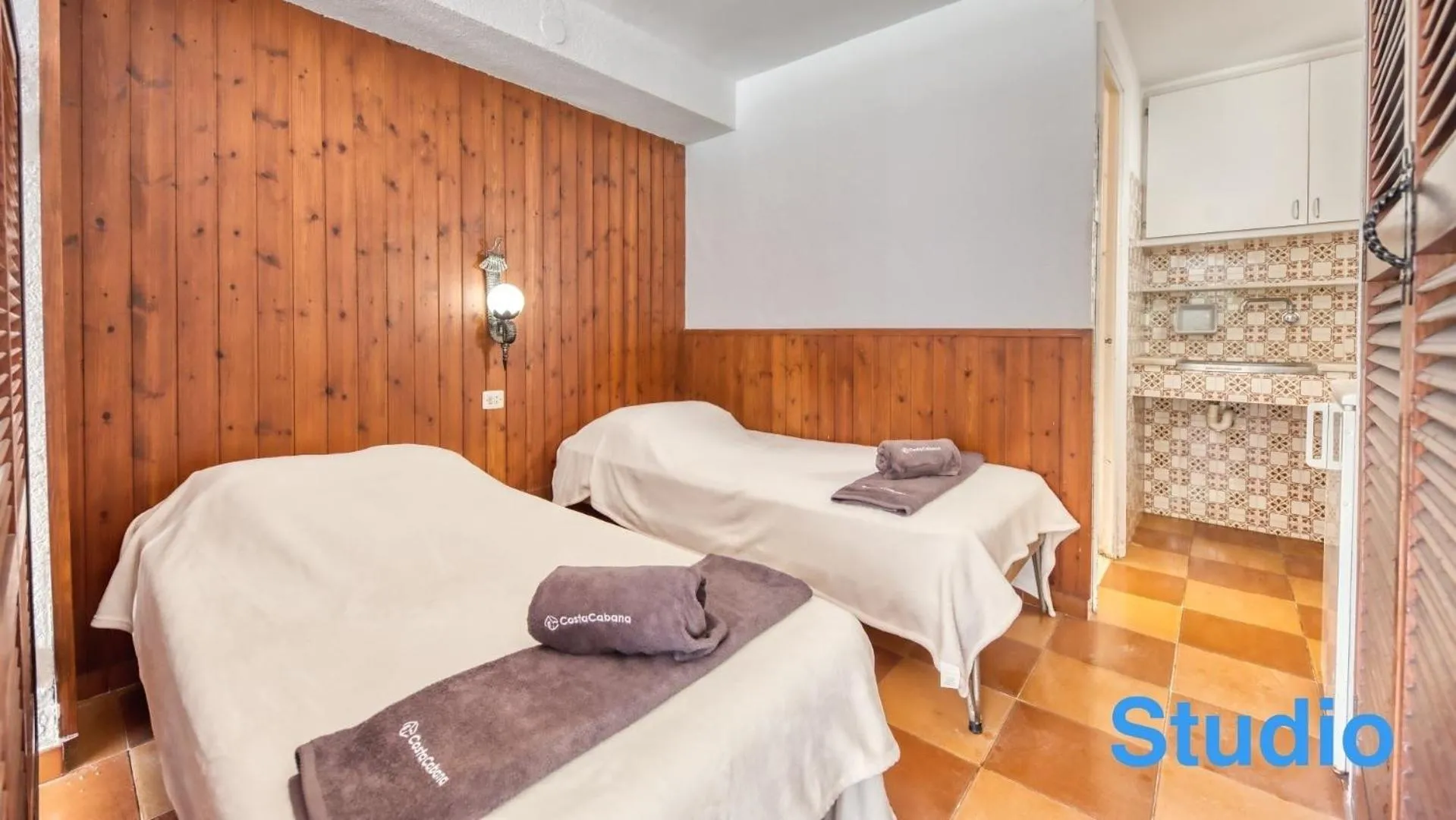 Living room, Bed in Costacabana - Villa Pilar