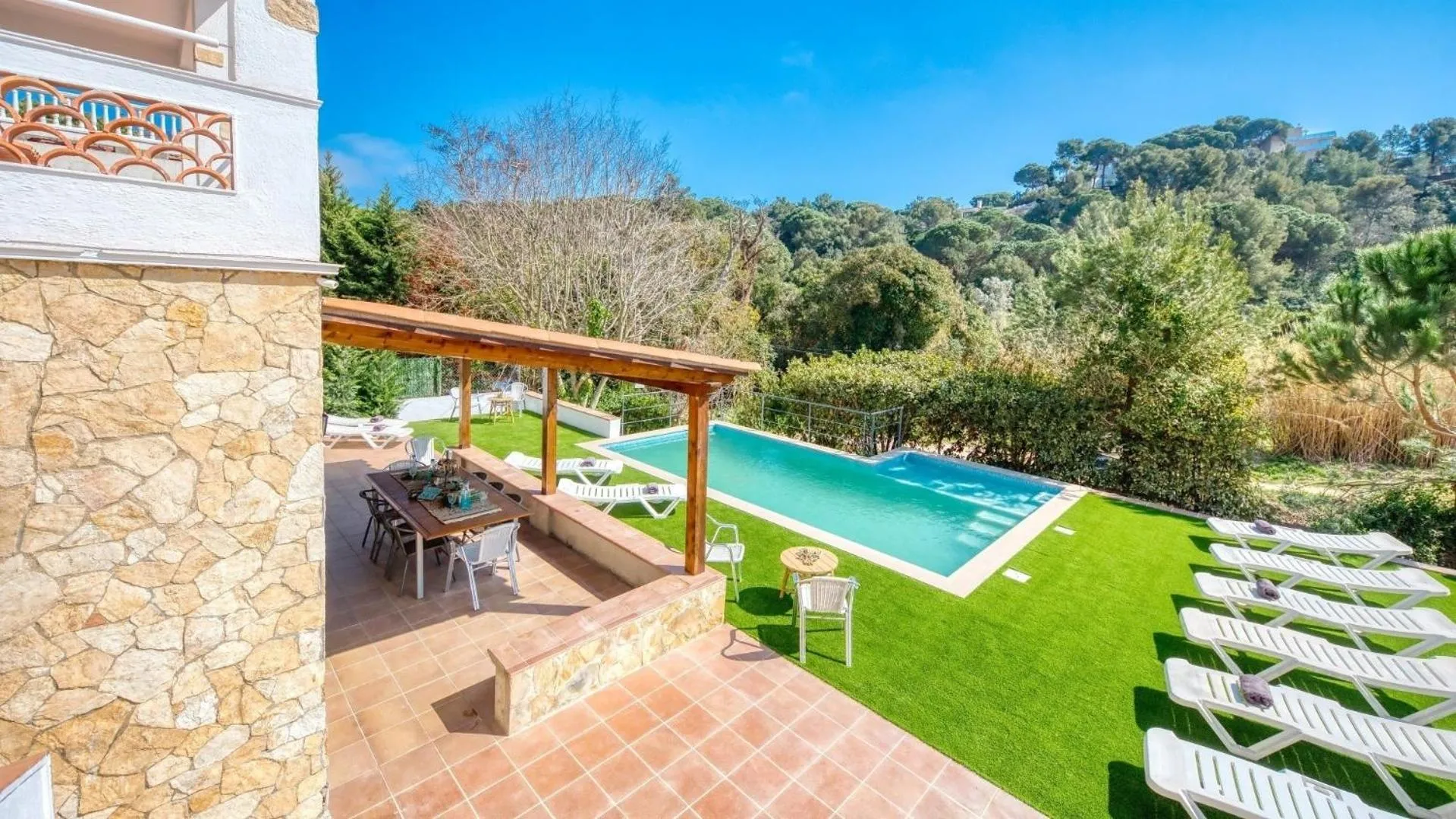 Property building in Costacabana - Villa Pilar