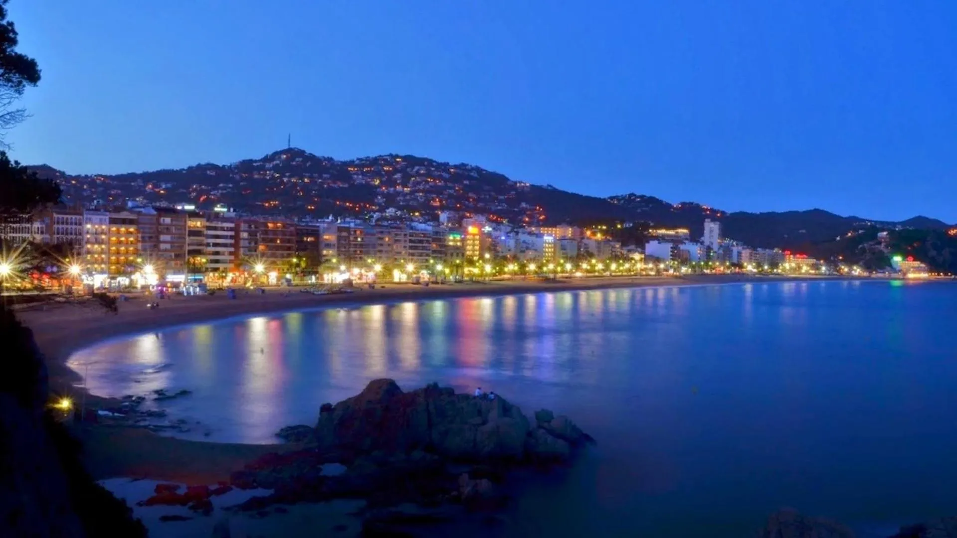 Property building in Costacabana - Villa Pilar