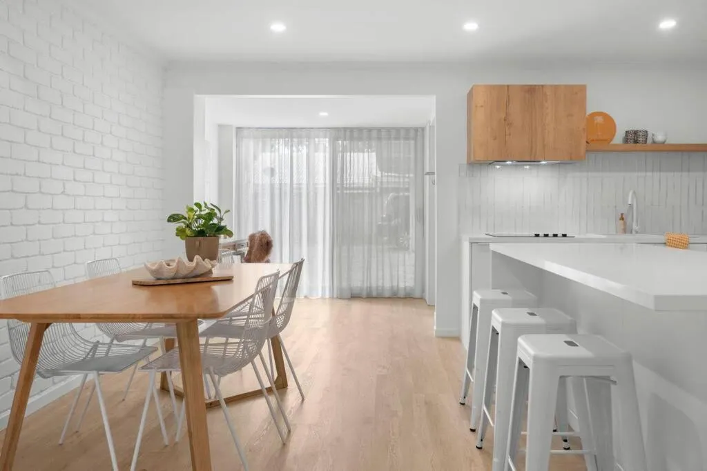 Kitchen or kitchenette in Vibes At Five Noosa
