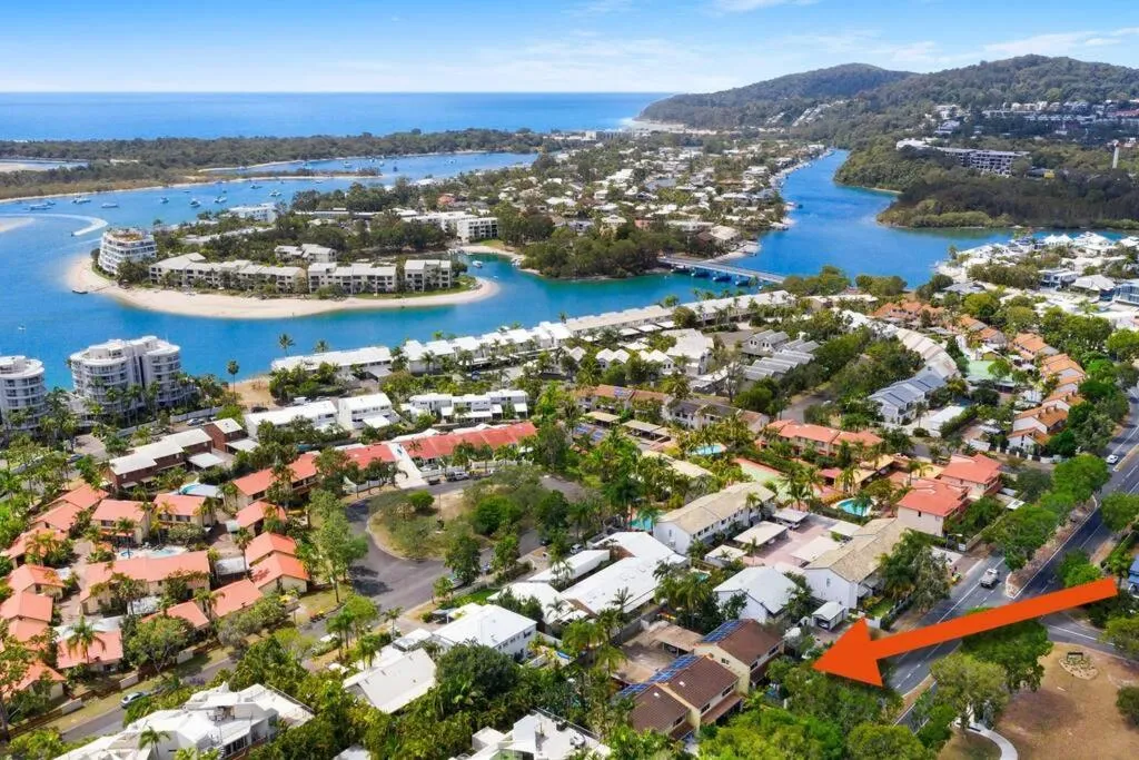 Vibes At Five Noosa