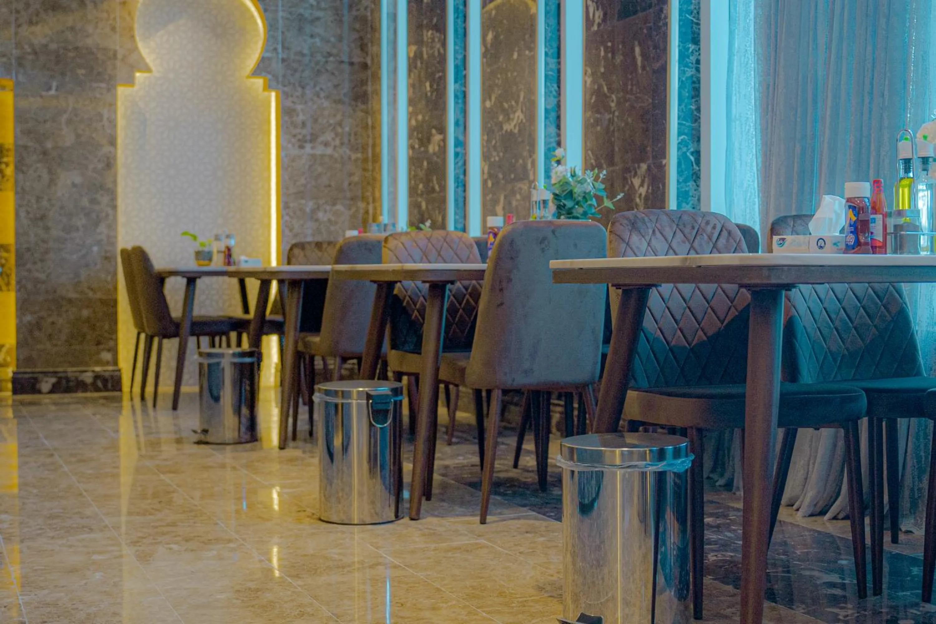 Restaurant/places to eat in Golden Dune Residential Unit - Almalaz