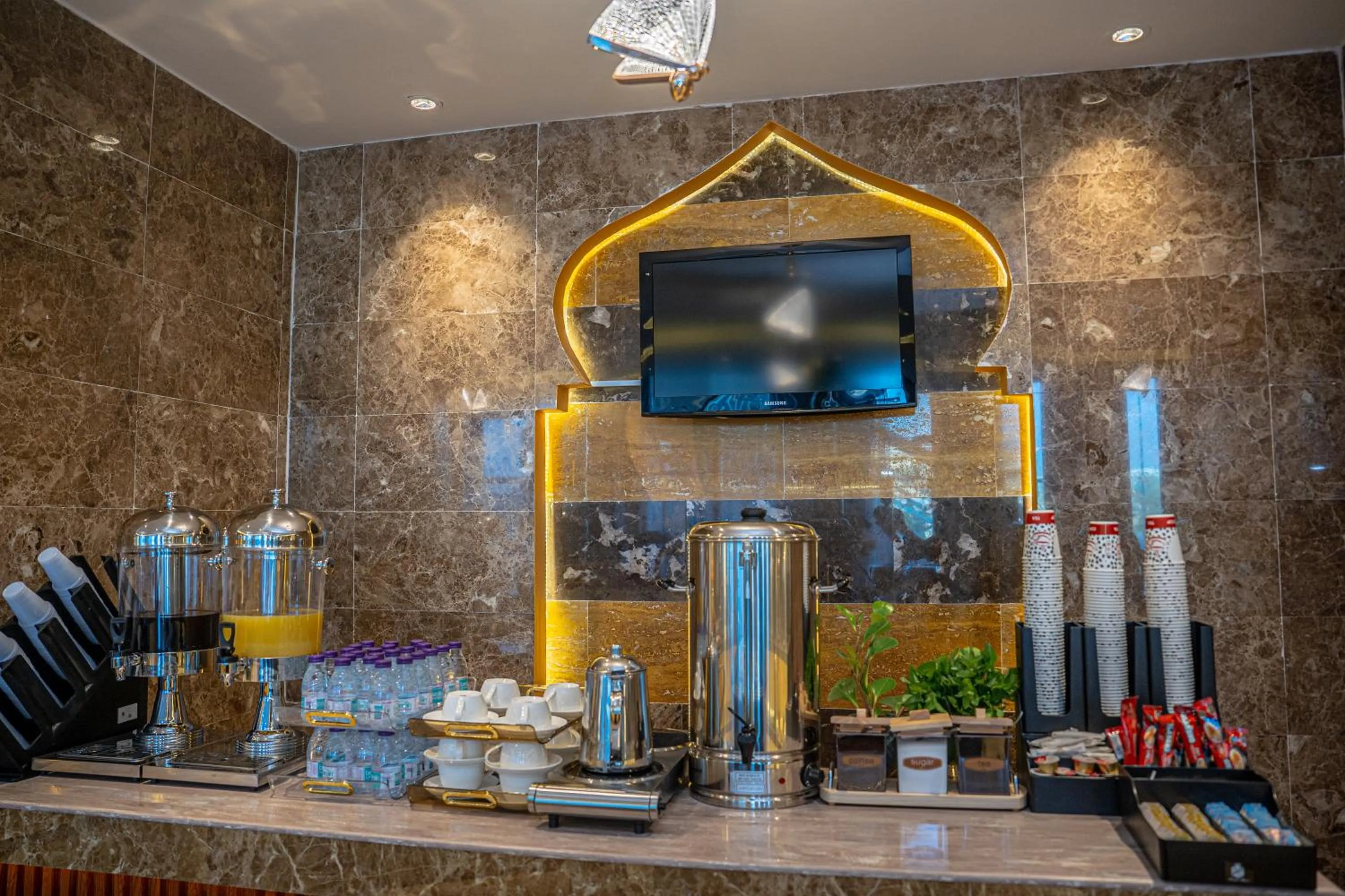 Restaurant/places to eat in Golden Dune Residential Unit - Almalaz