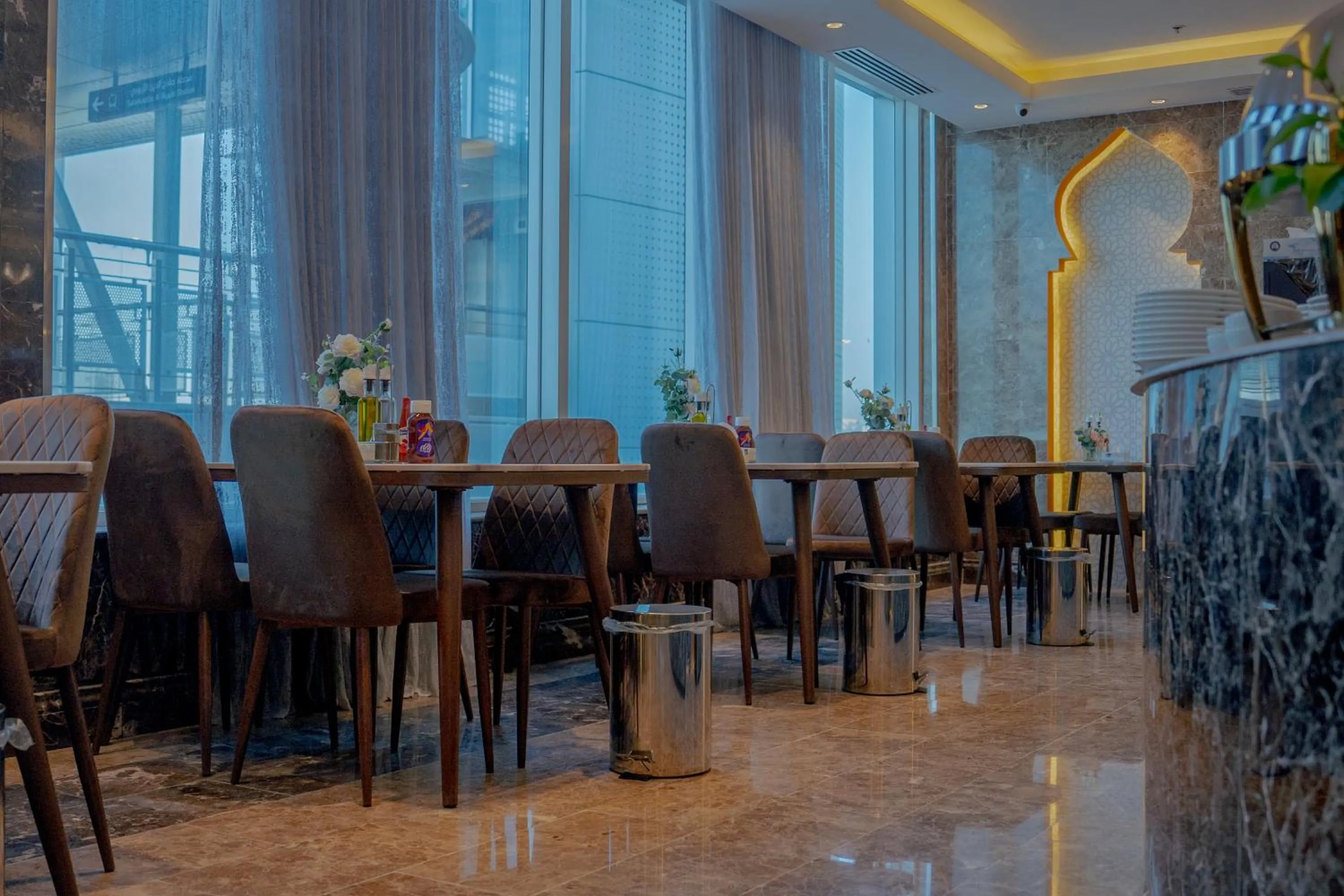 Restaurant/places to eat in Golden Dune Residential Unit - Almalaz