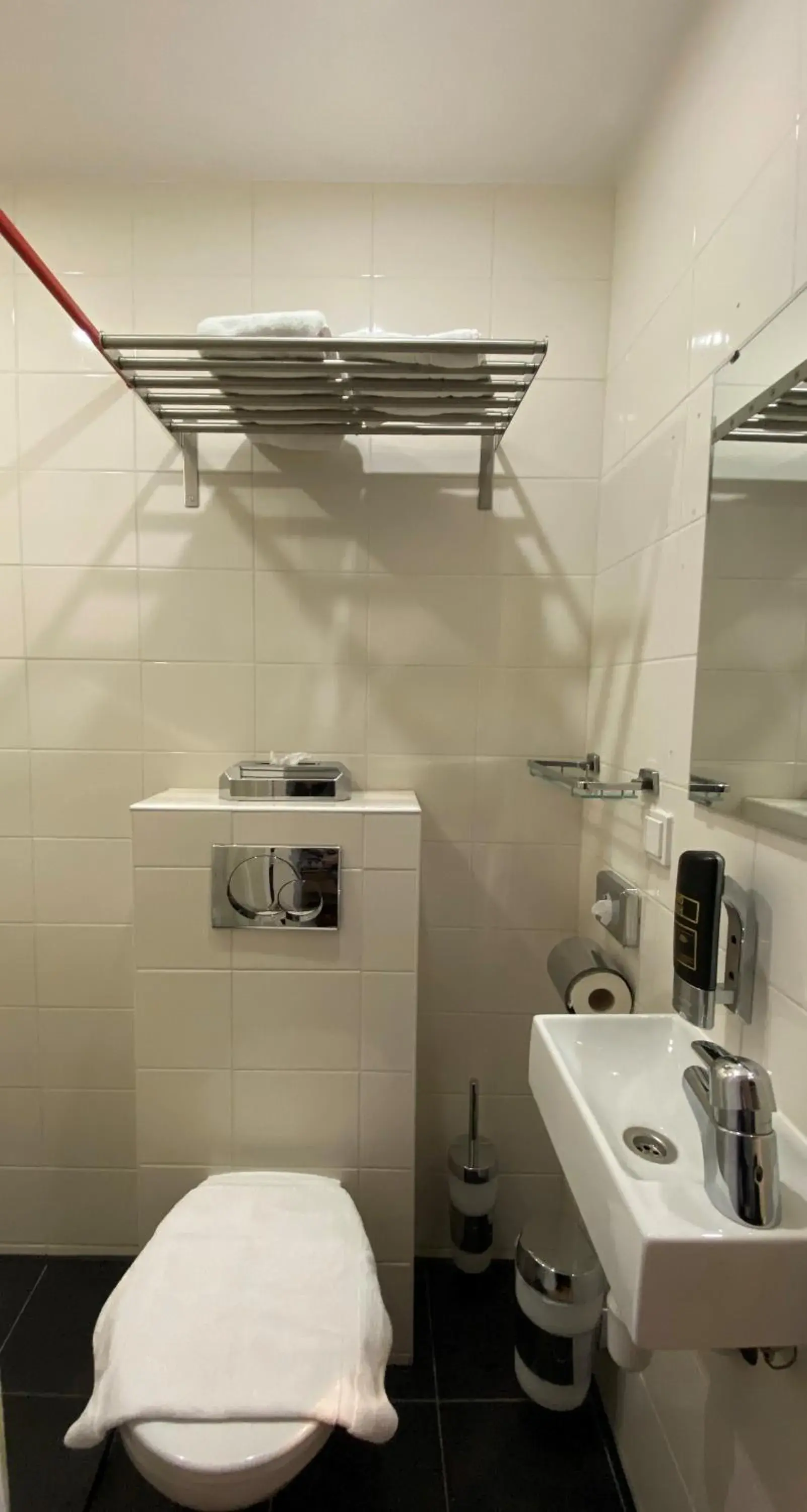 Bathroom in Hotel Vondel Garden Bathroom in Hotel Vondel Garden