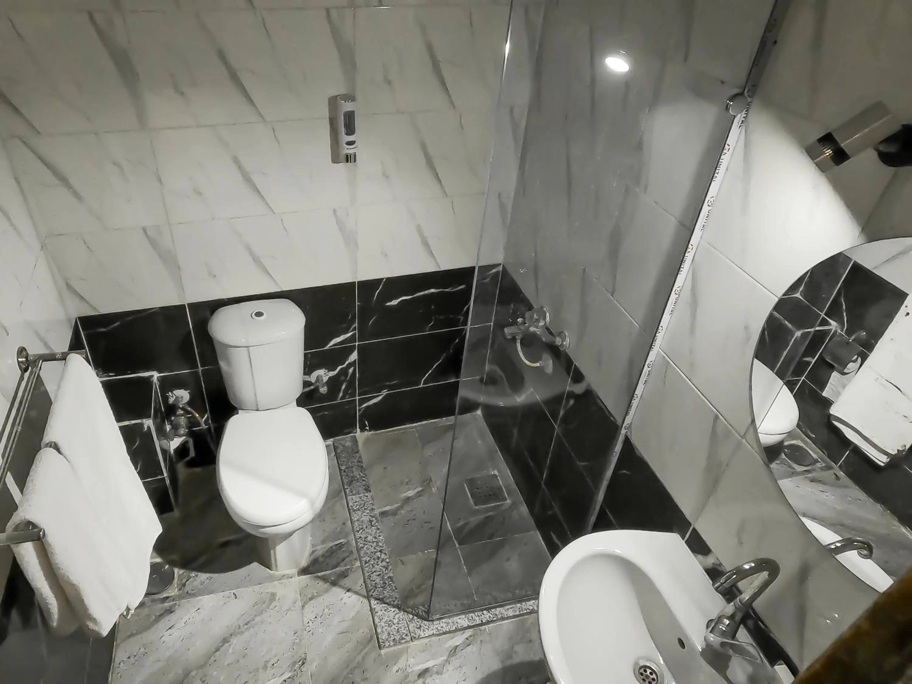 Bathroom in Happy View Inn