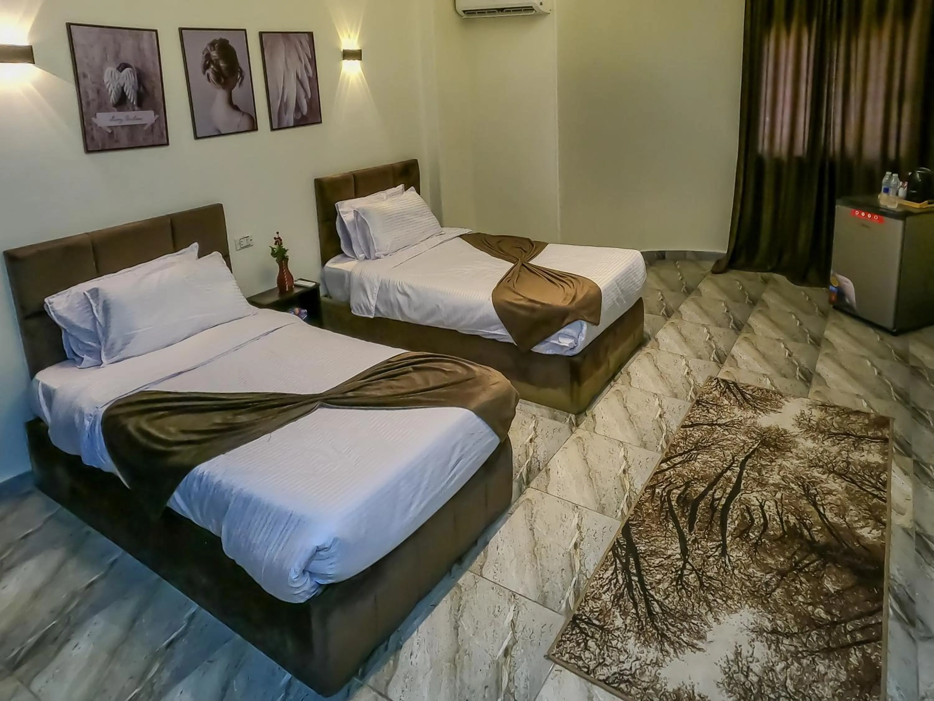 Bed in Happy View Inn