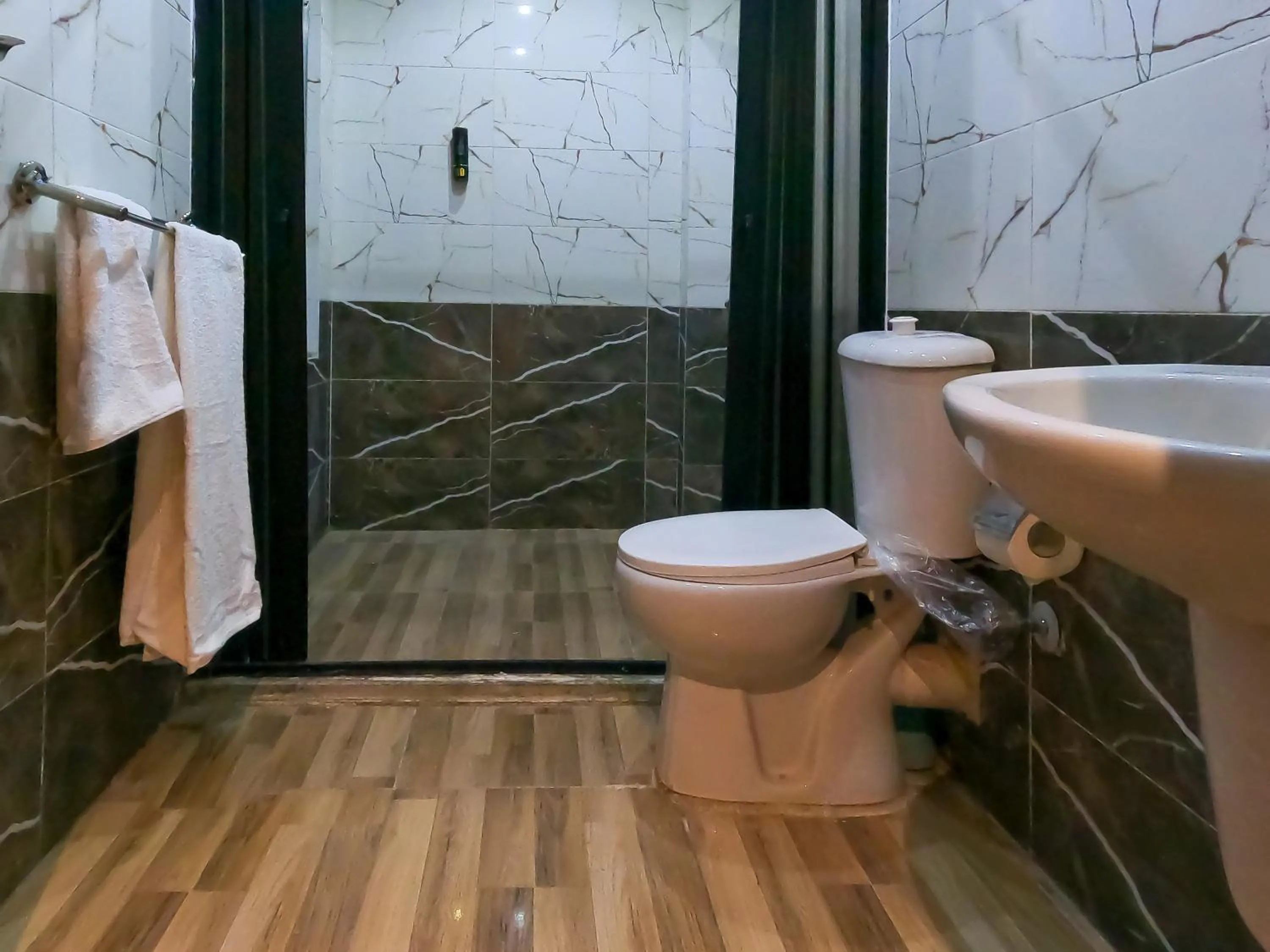 Shower in Happy View Inn