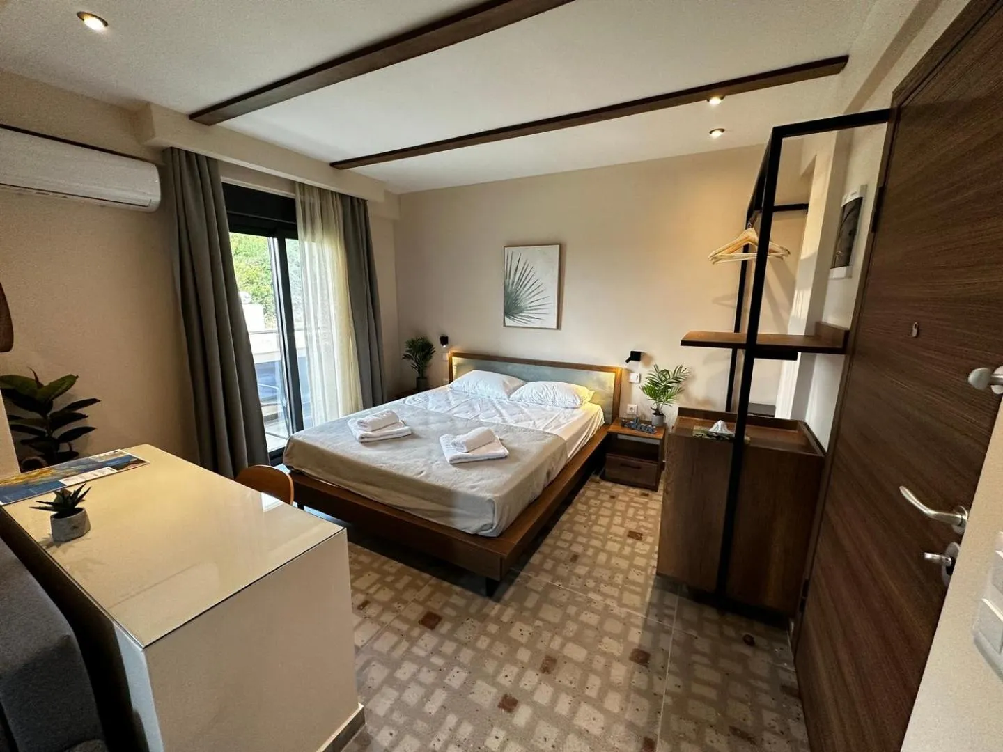 Bedroom, Bed in Lighthouse Apartments