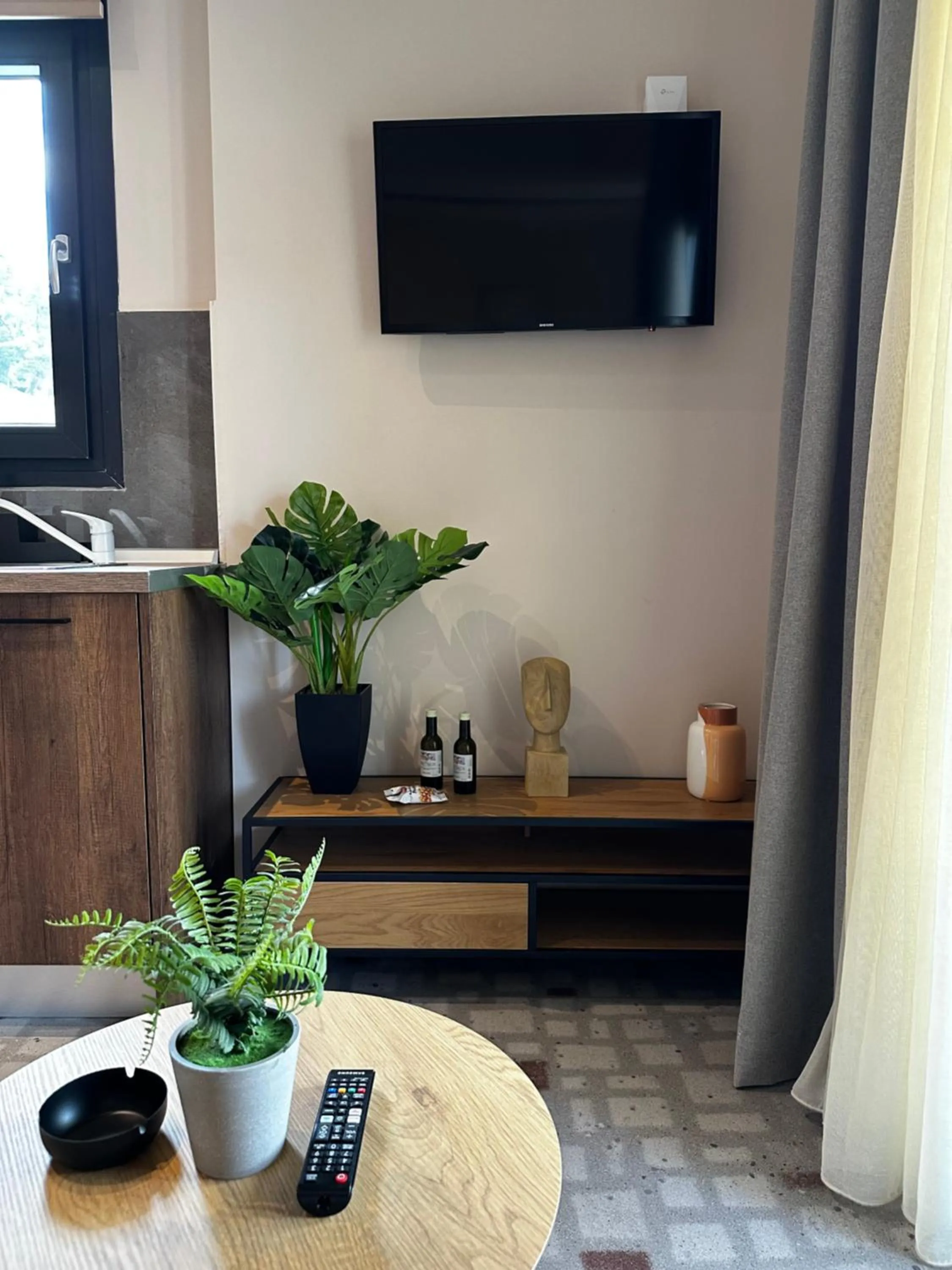 Decorative detail in Lighthouse Apartments