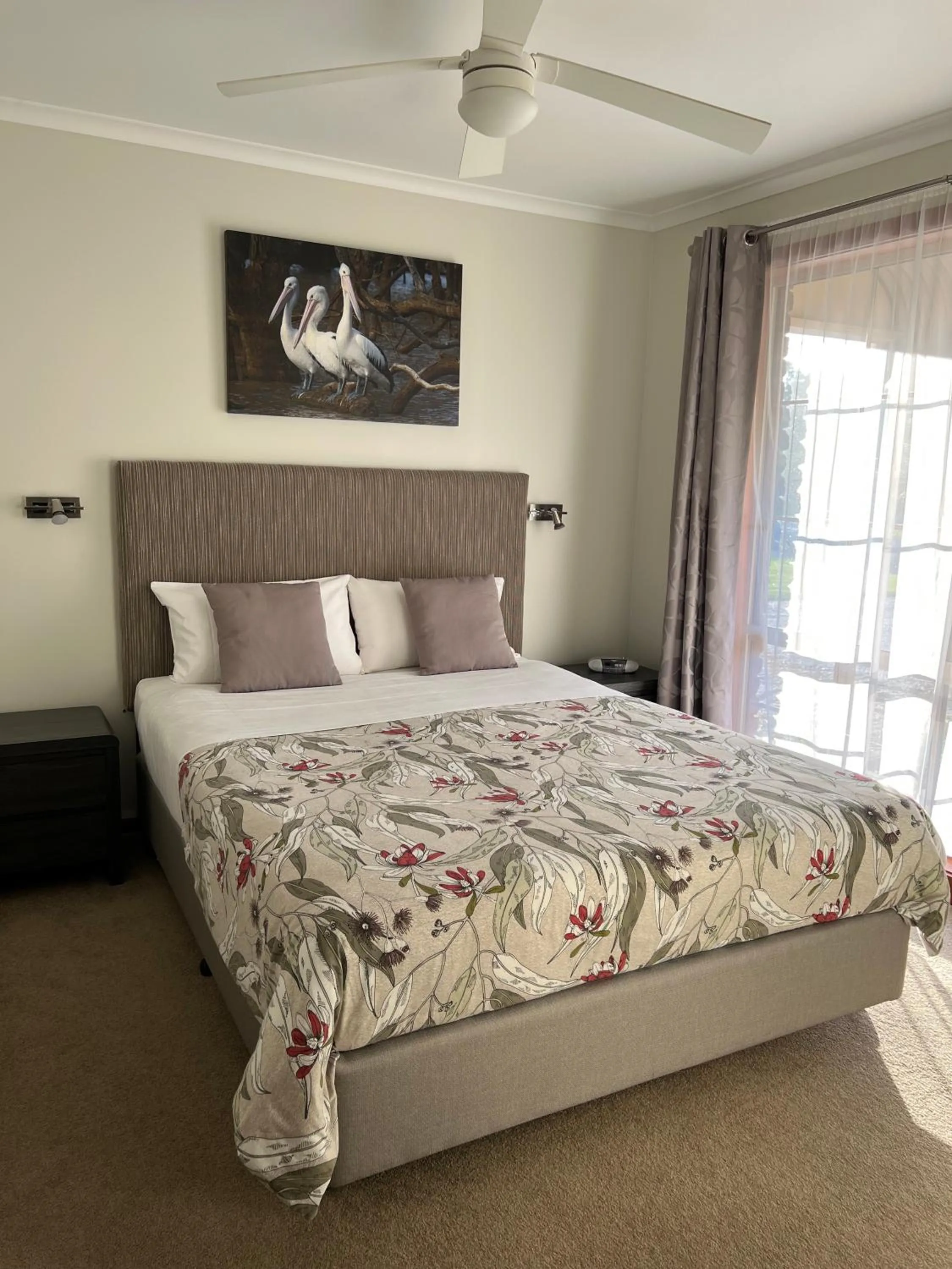 Bed in Greenways Holiday Units