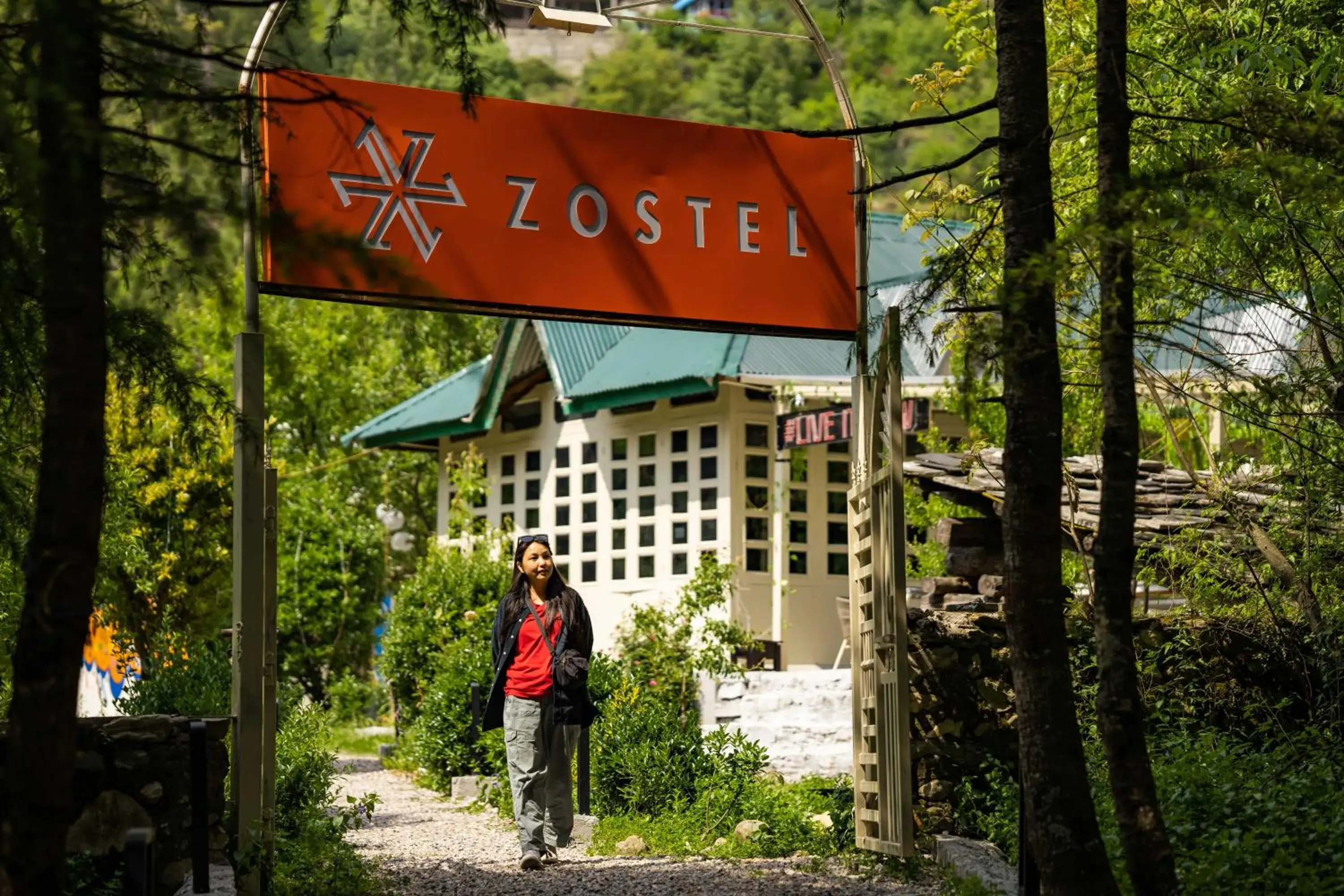 Facade/entrance in Zostel Kasol (Katagla) Facade/entrance in Zostel Kasol (Katagla)