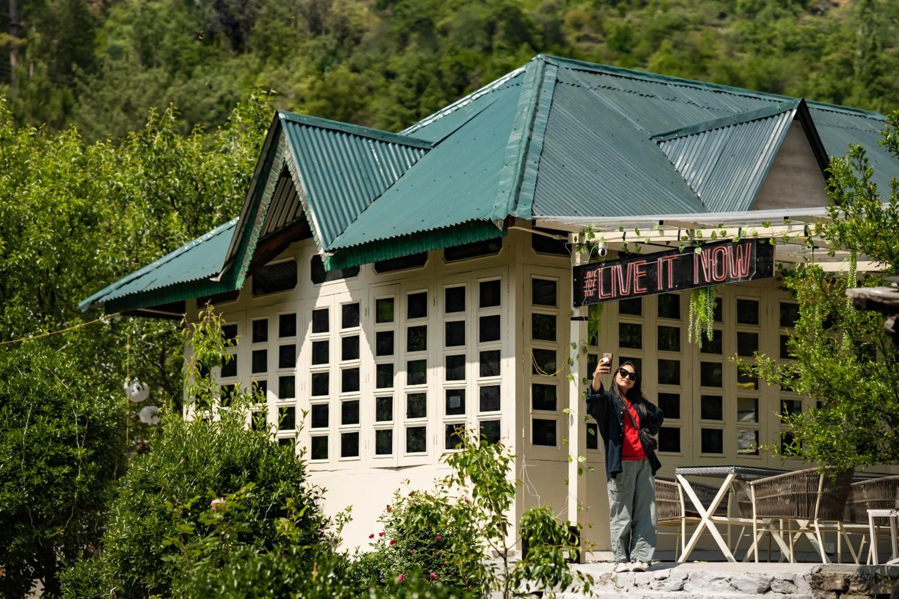 Property building in Zostel Kasol (Katagla)